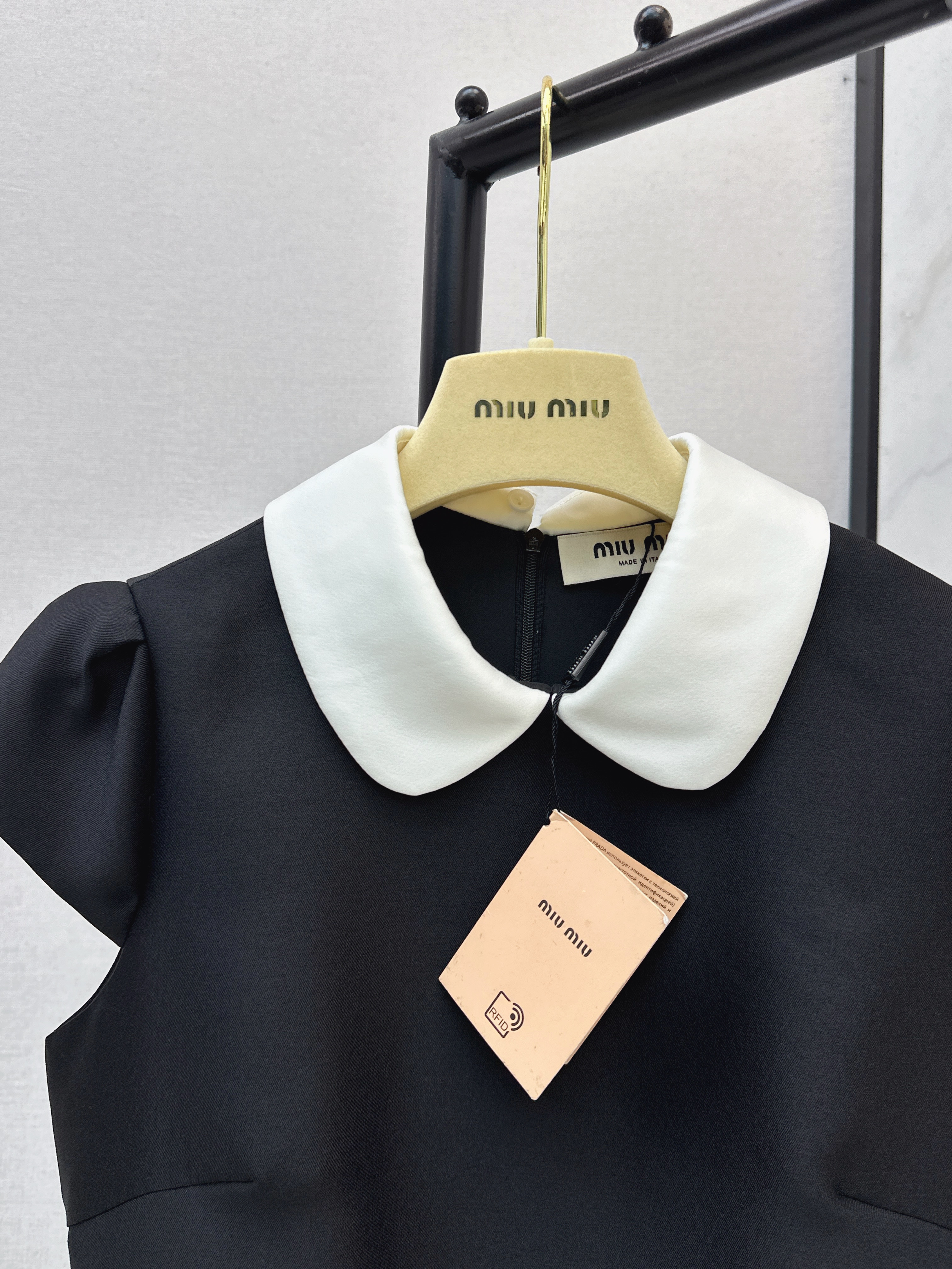 Miu 26ss puff sleeve dress