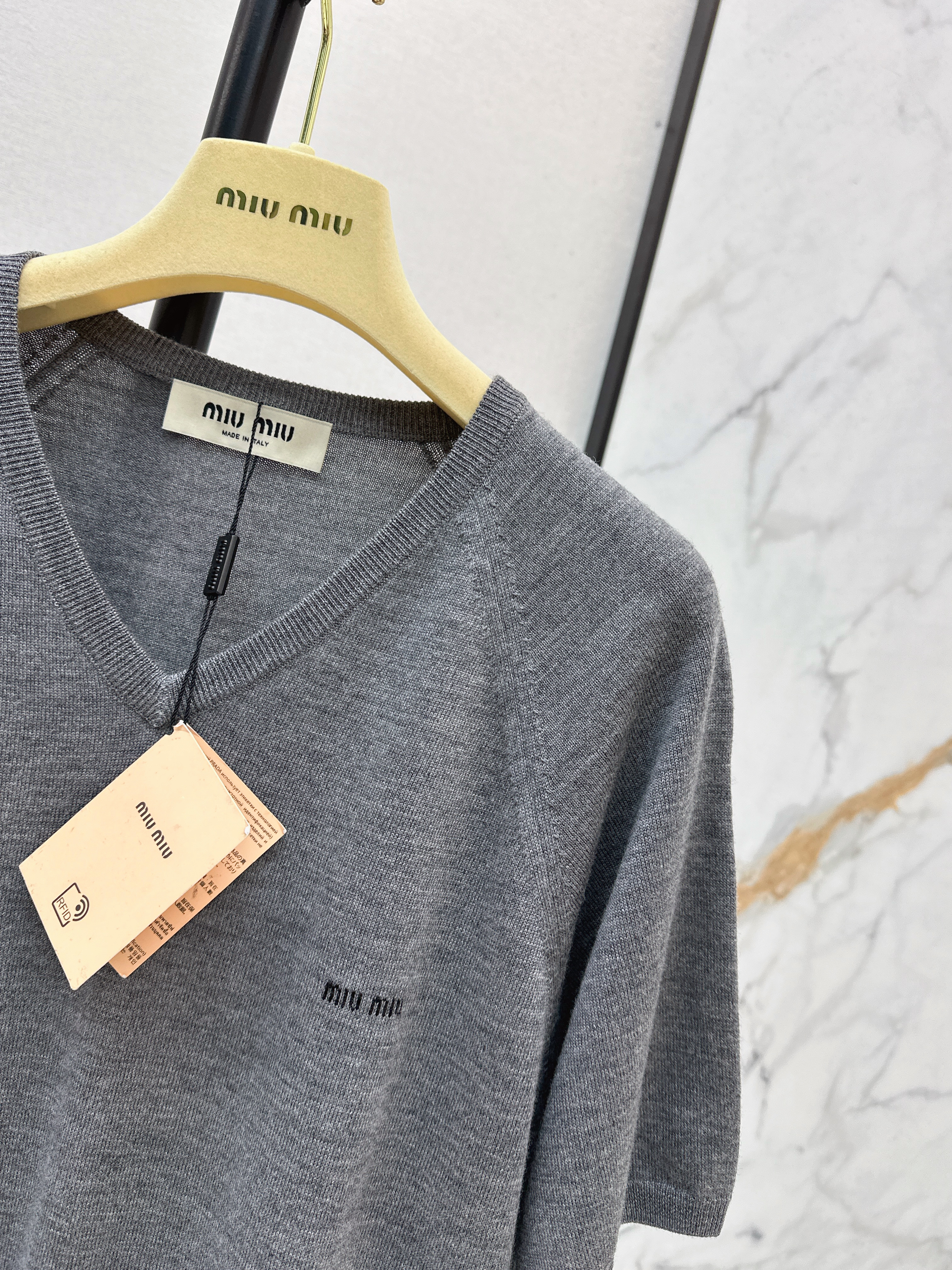 Miu 26ss sweater