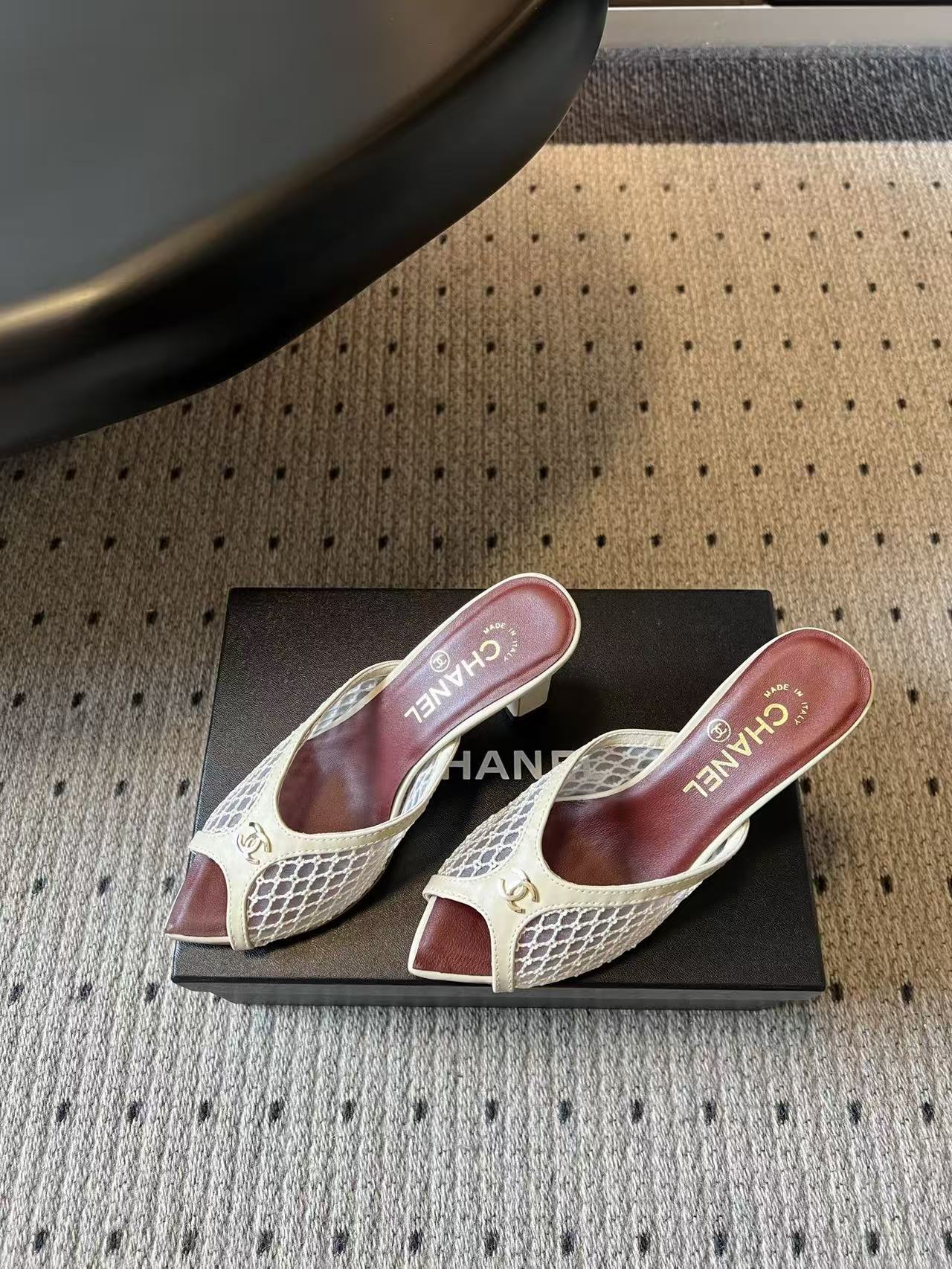 Chan 26ss point toe heel sandal