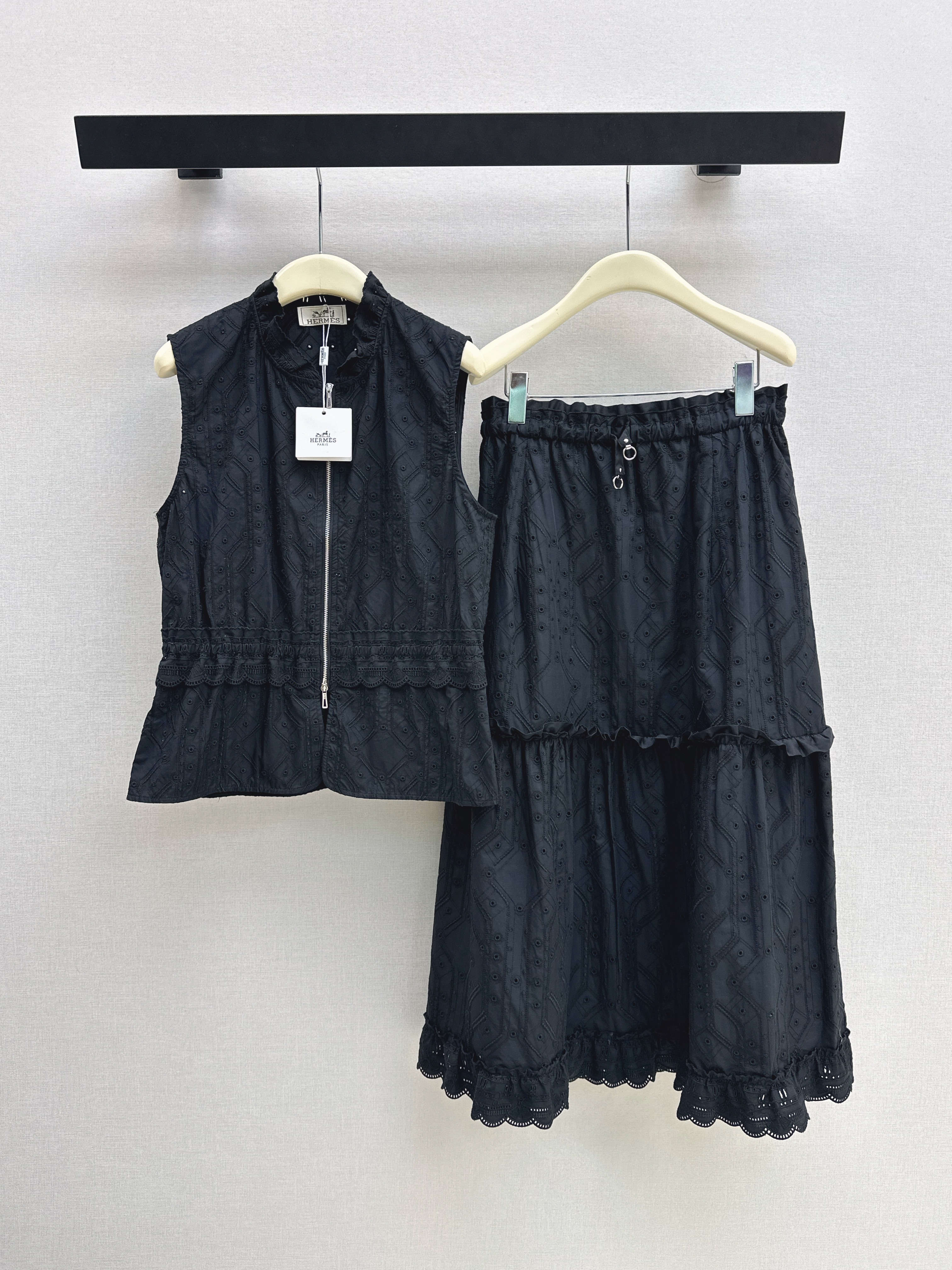 Herm 26ss embroidert vest skirt set