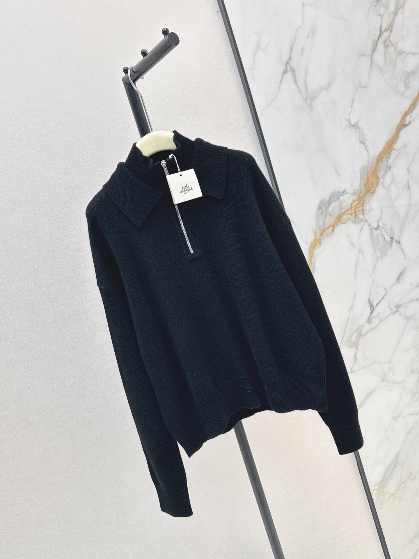 Her 26ss cashmere sweater