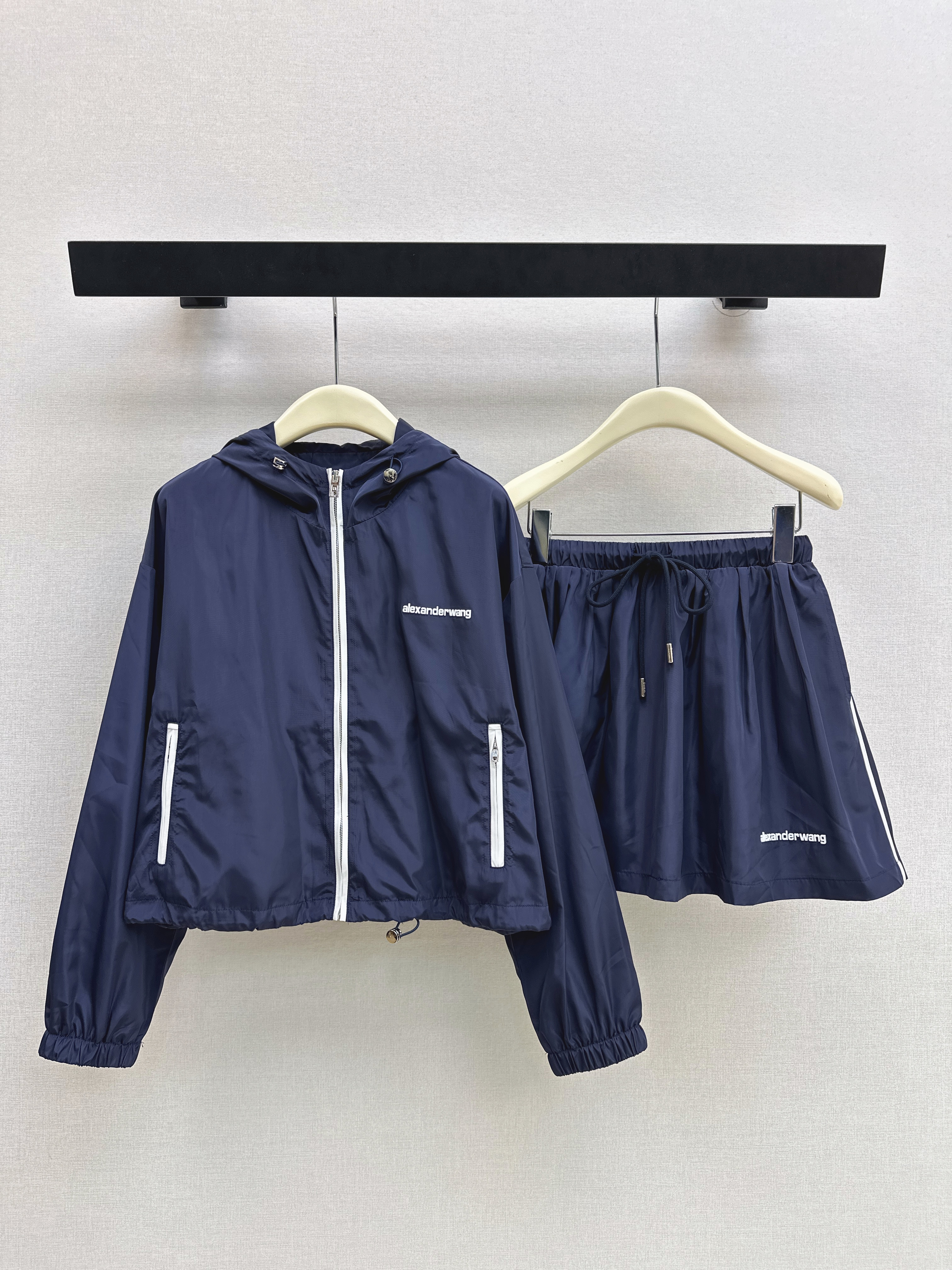 Alex 26ss hooded windbreaker set