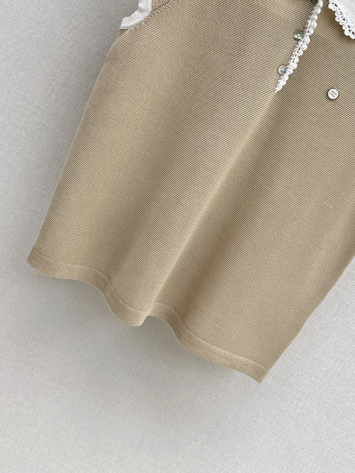 Miu 26ss sleeveless polo knitwear