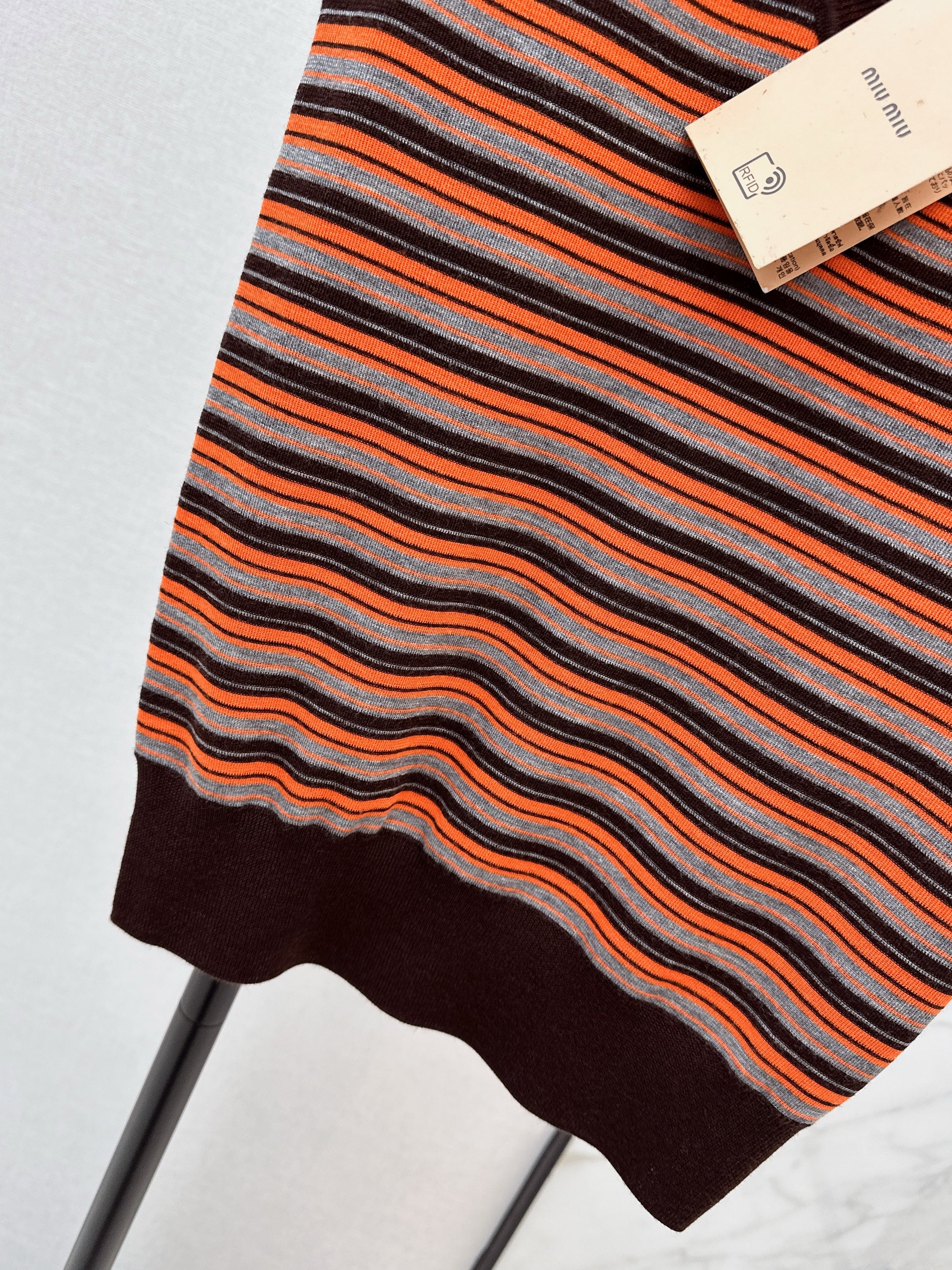 Miu 26ss stripe sleeveless knitted vest