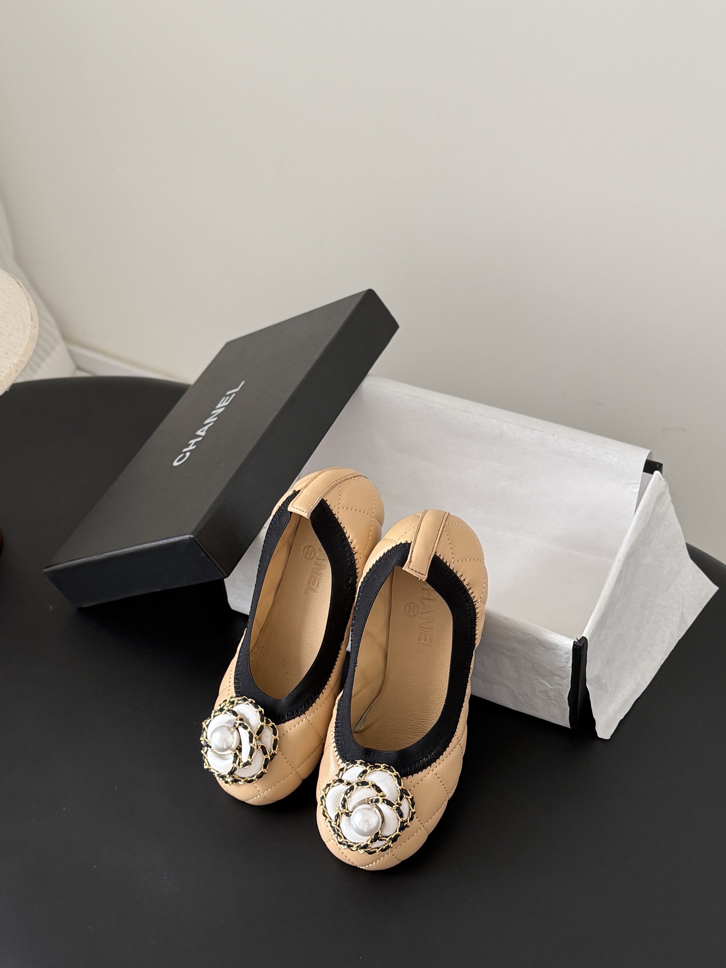Chan 26ss camellia pumps