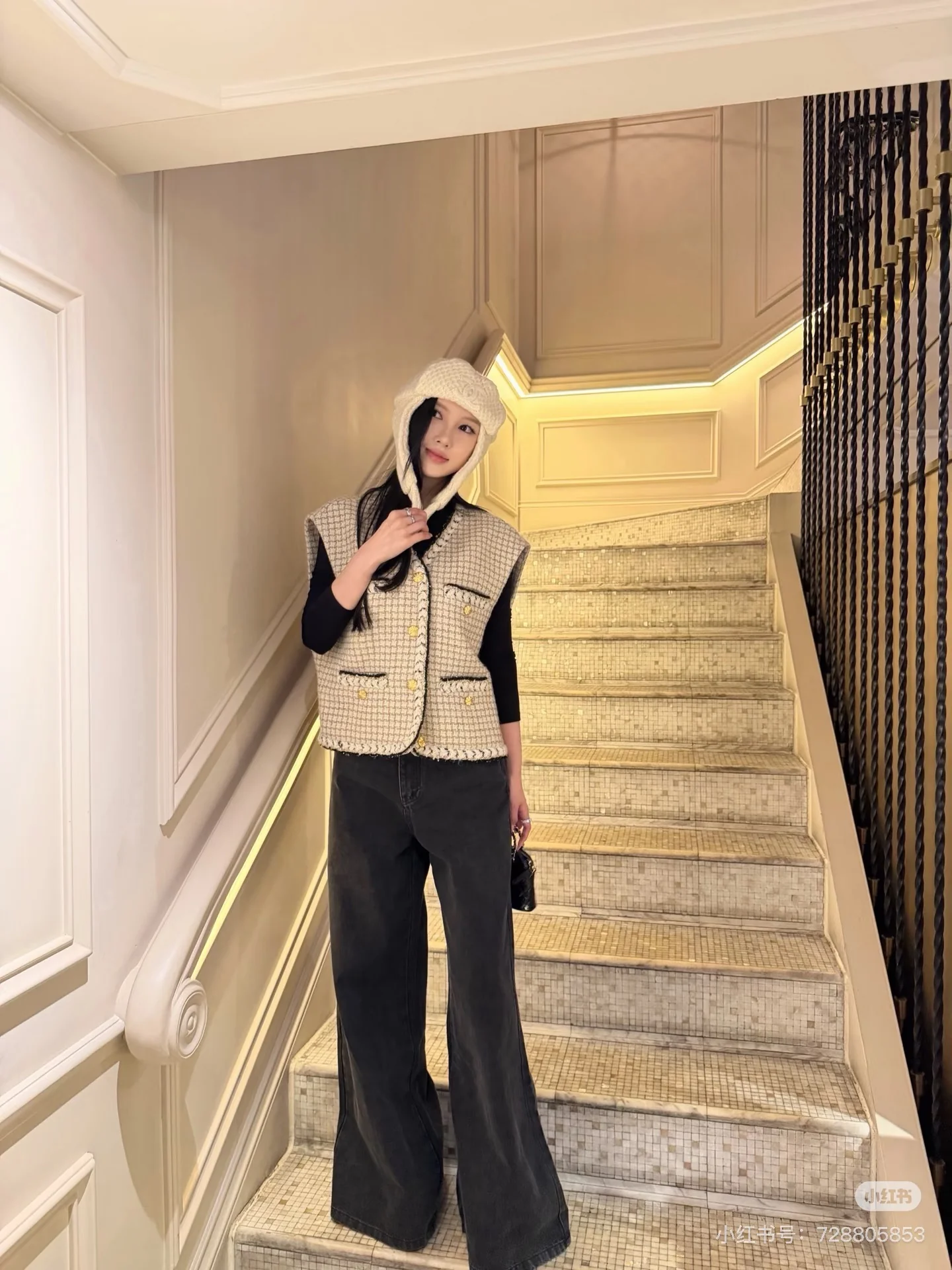 Chan 25fw woven tweed vest