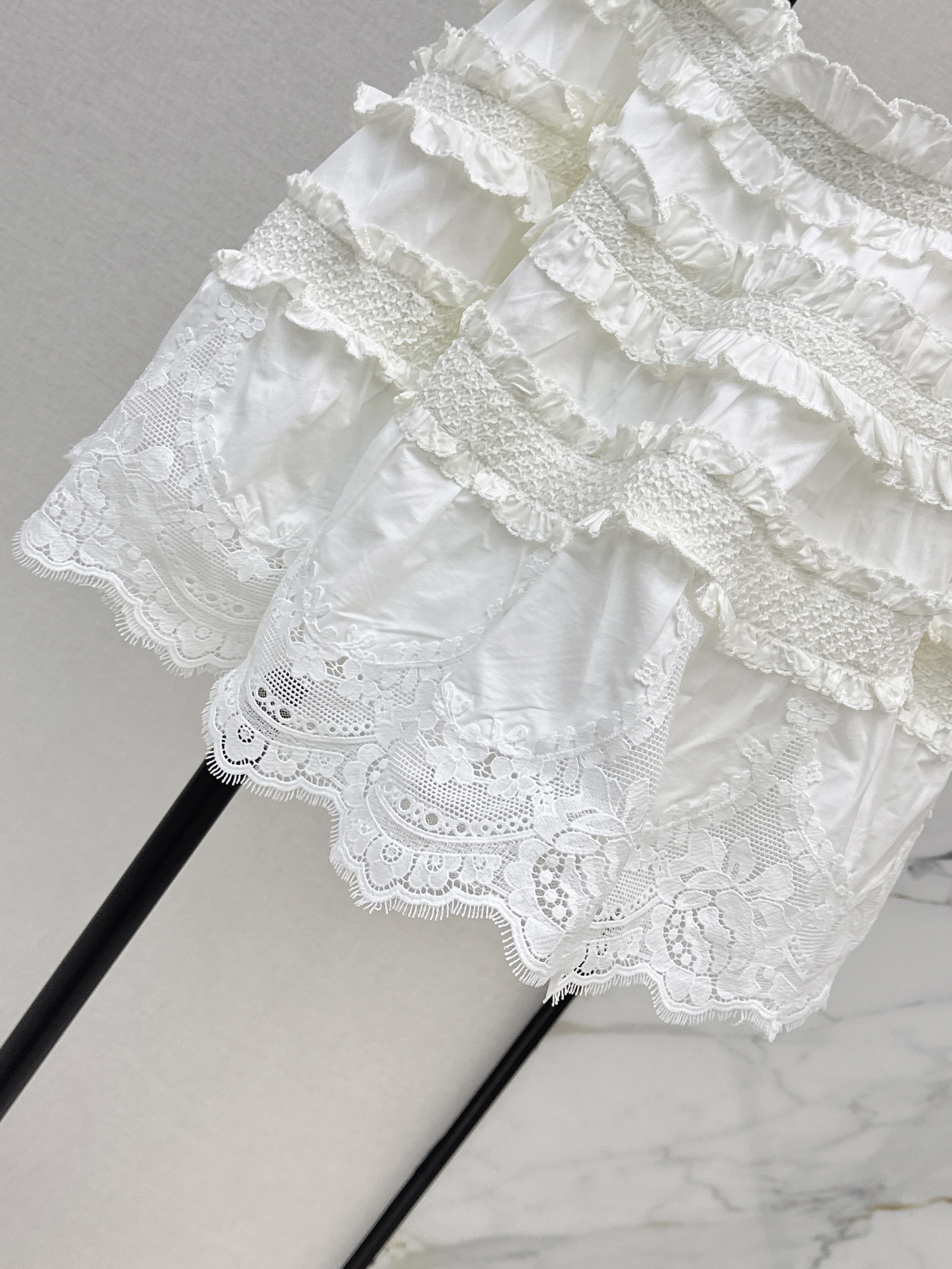 Zimm 26ss ruffle camisole top