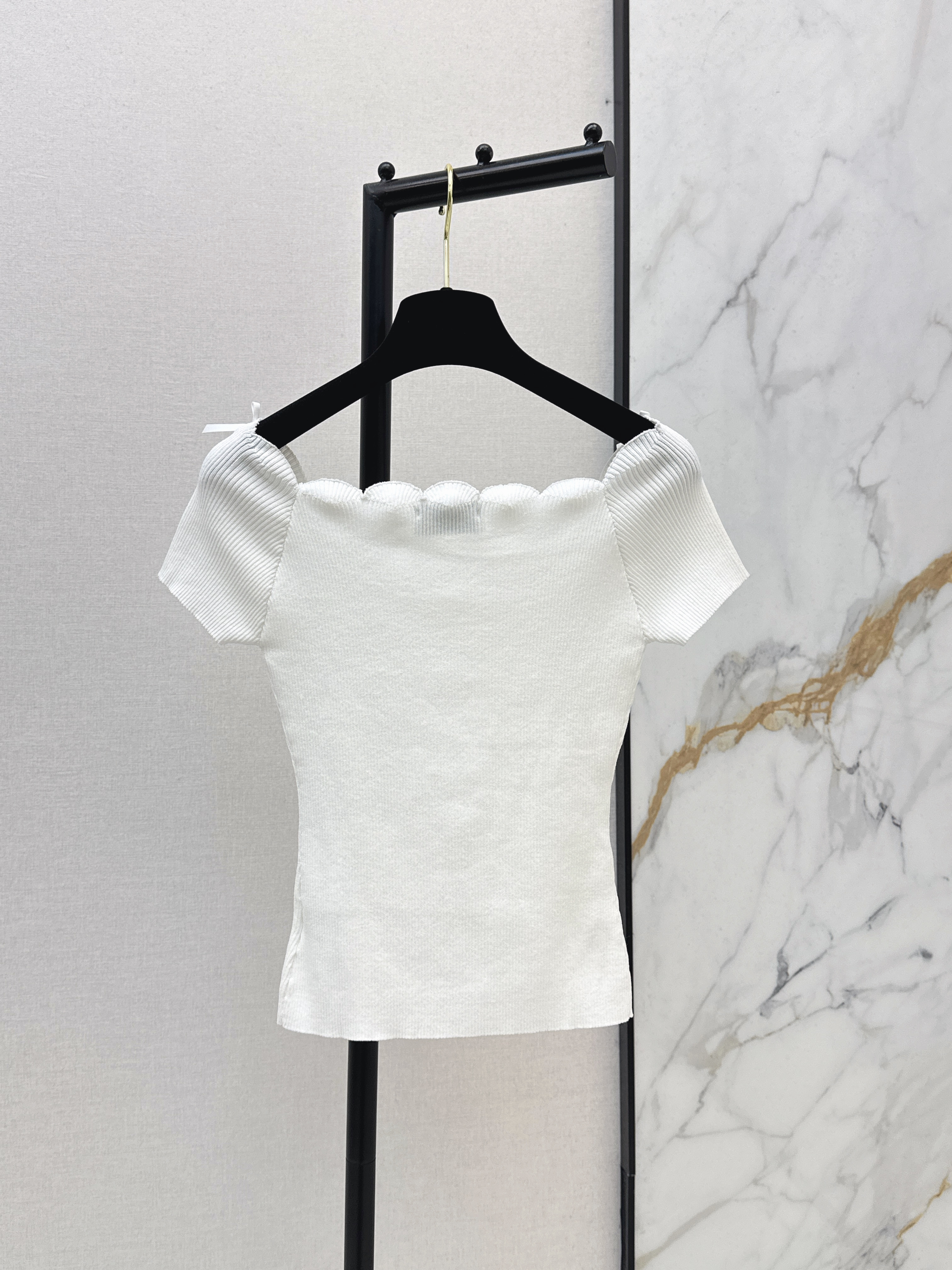 Chan 26ss off shoulder top