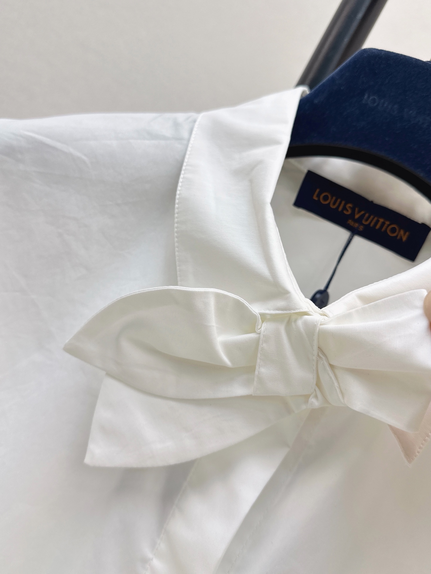 Loui 26ss sleeveless bow shirt