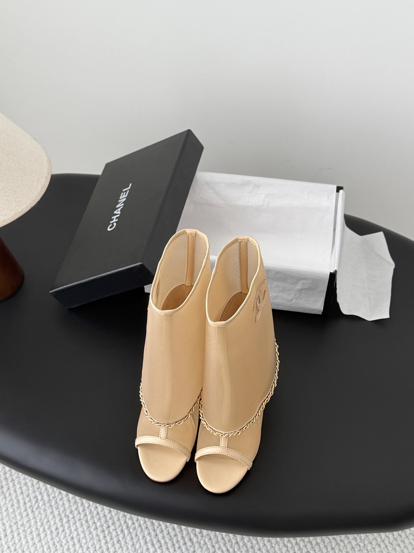 Chan 26K meash ankle boot
