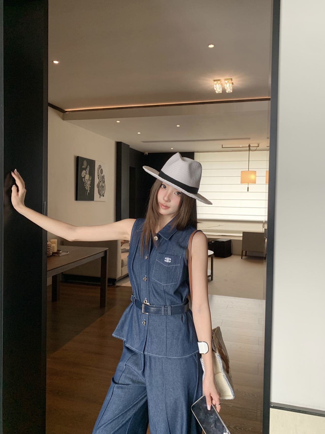 Celi 26ss sleeveless belted denim shirt