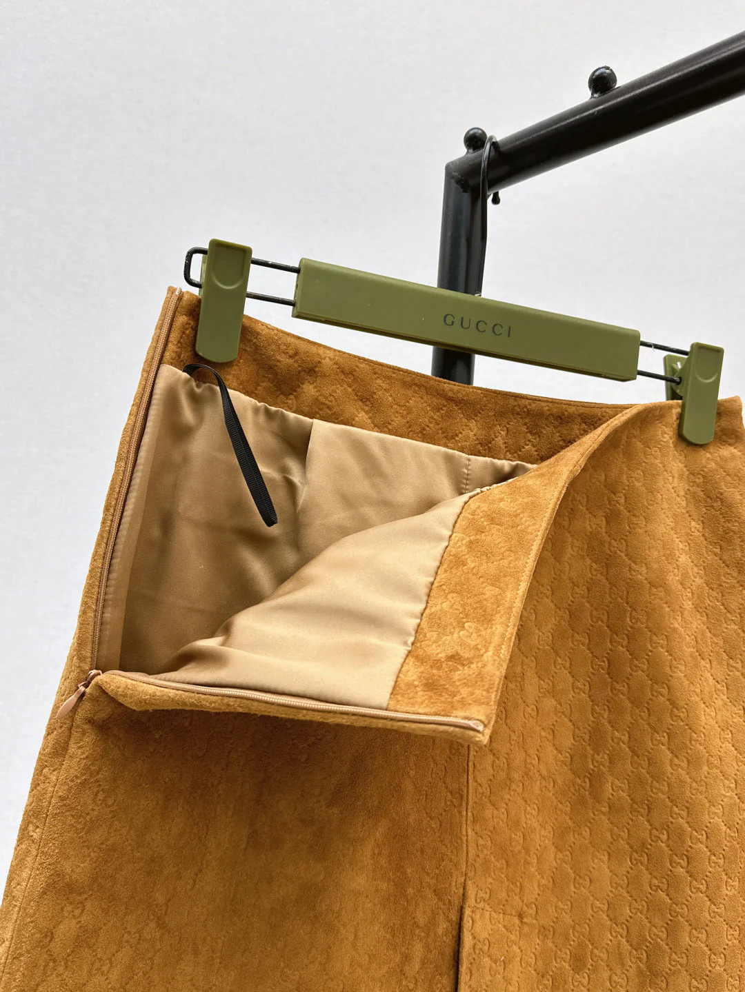 Guc 25fw suede skirt