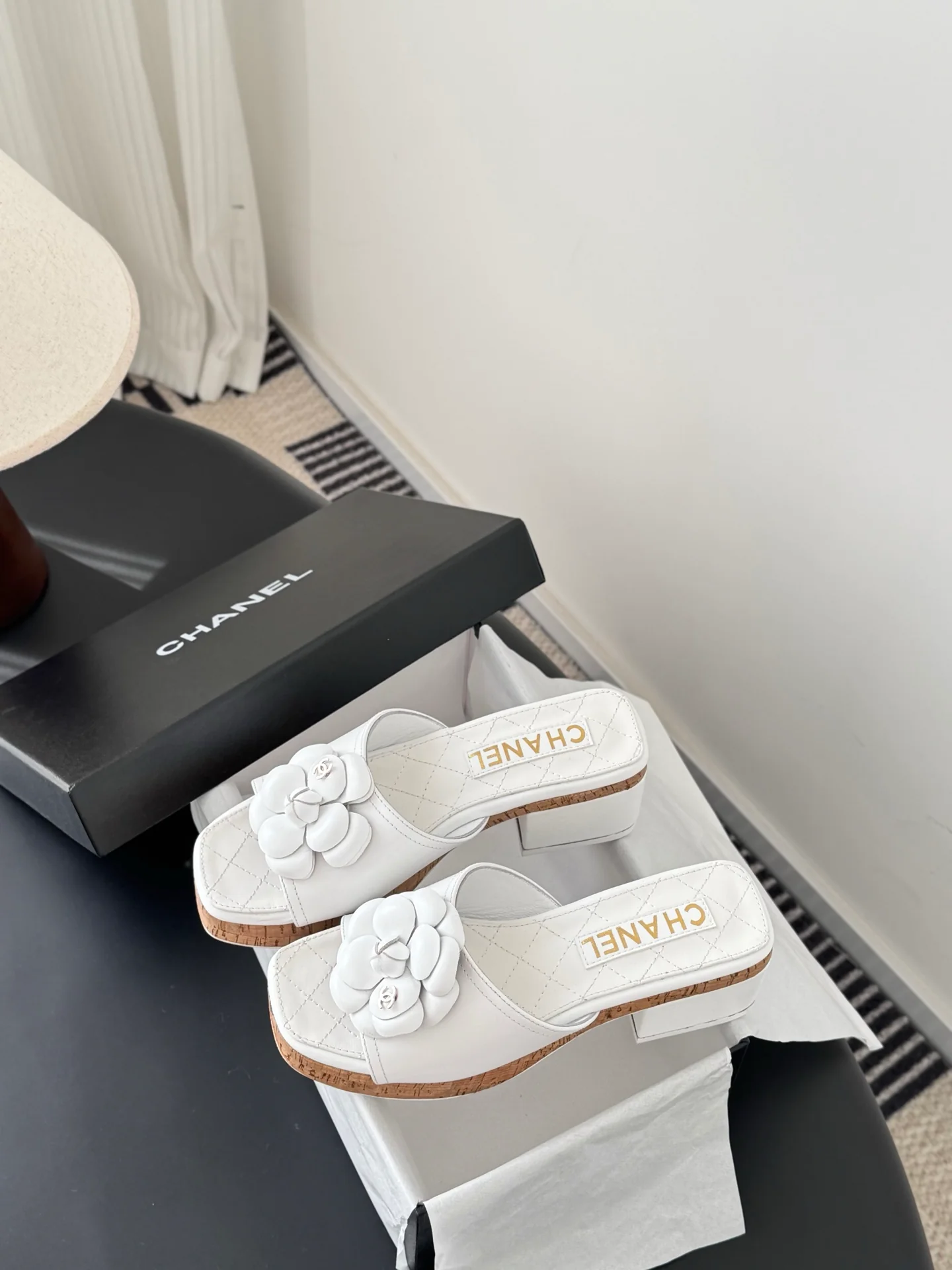 Chan 26ss camellia sides sandals