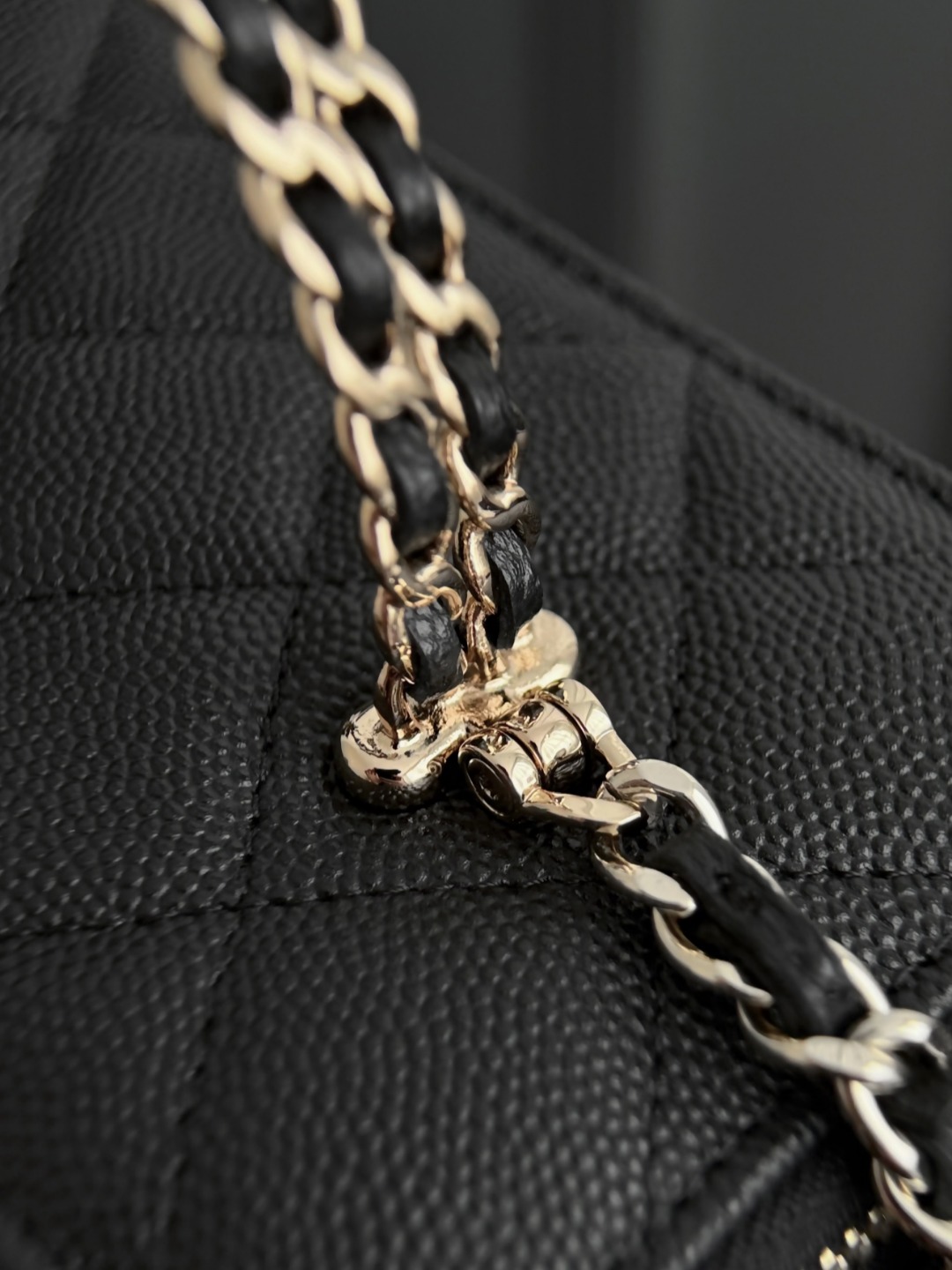 Chan 26S clutch bag with chain