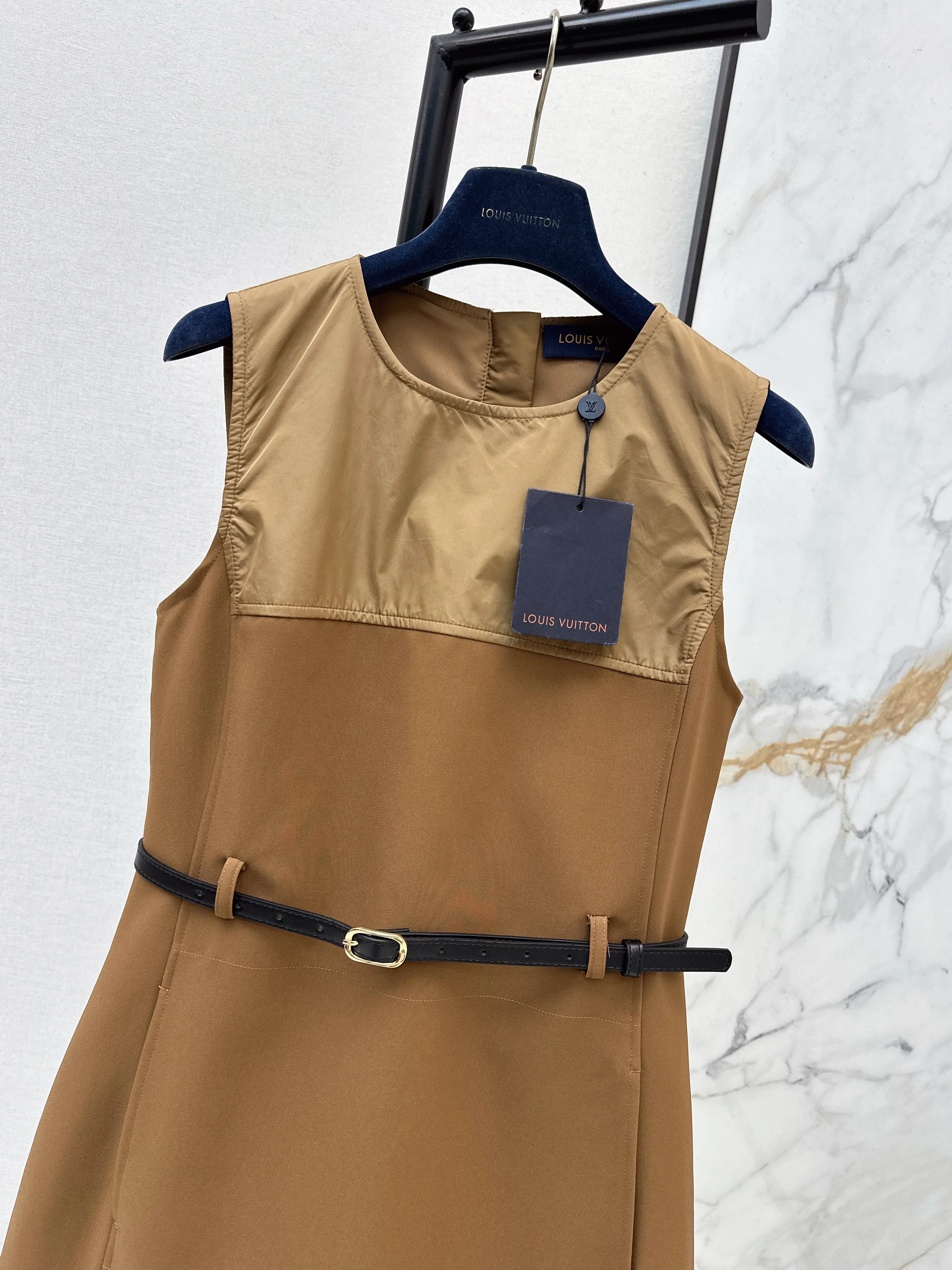 Louis 26ss sleeveless dress