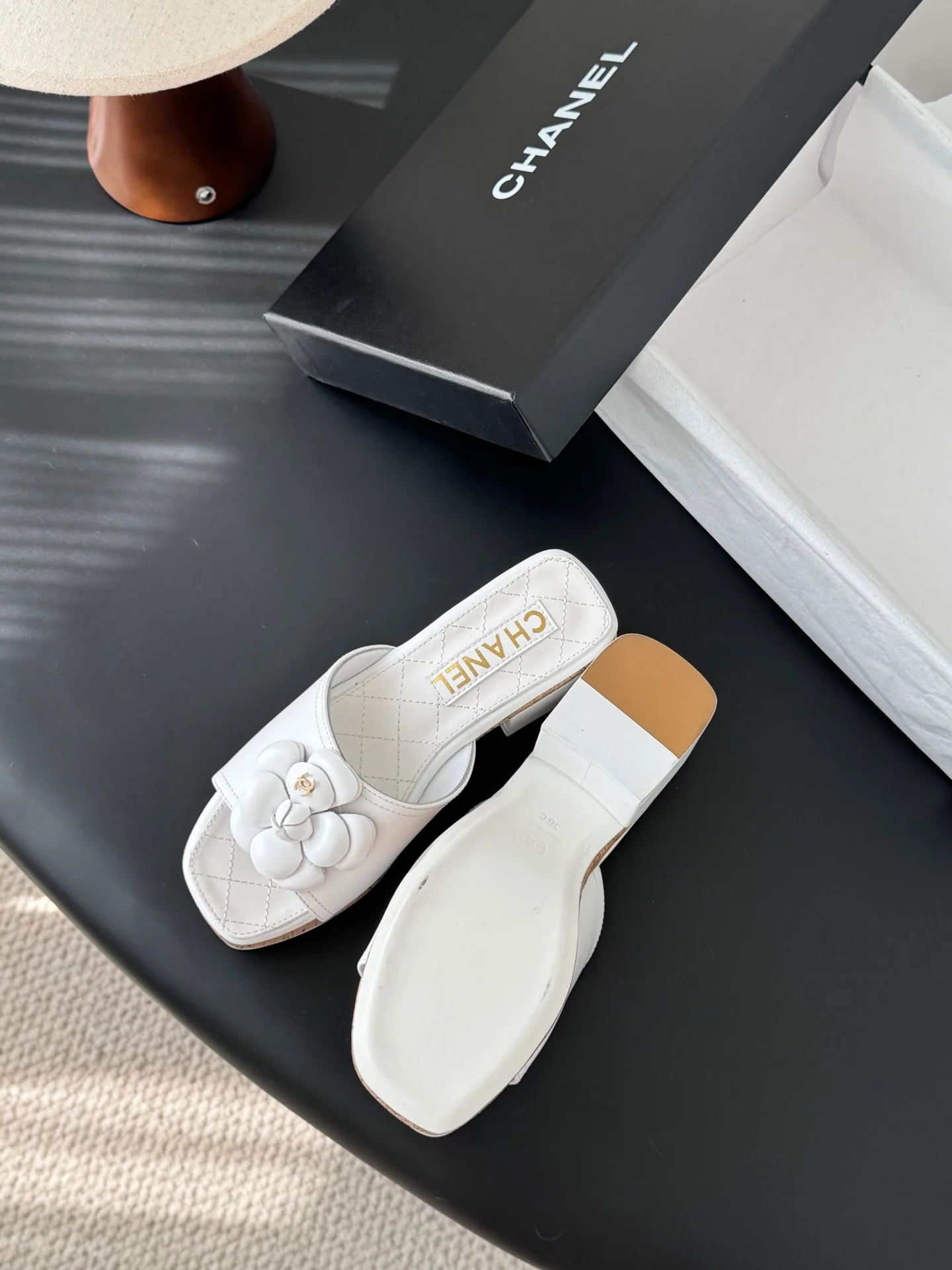 Chan 26ss camellia sides sandals