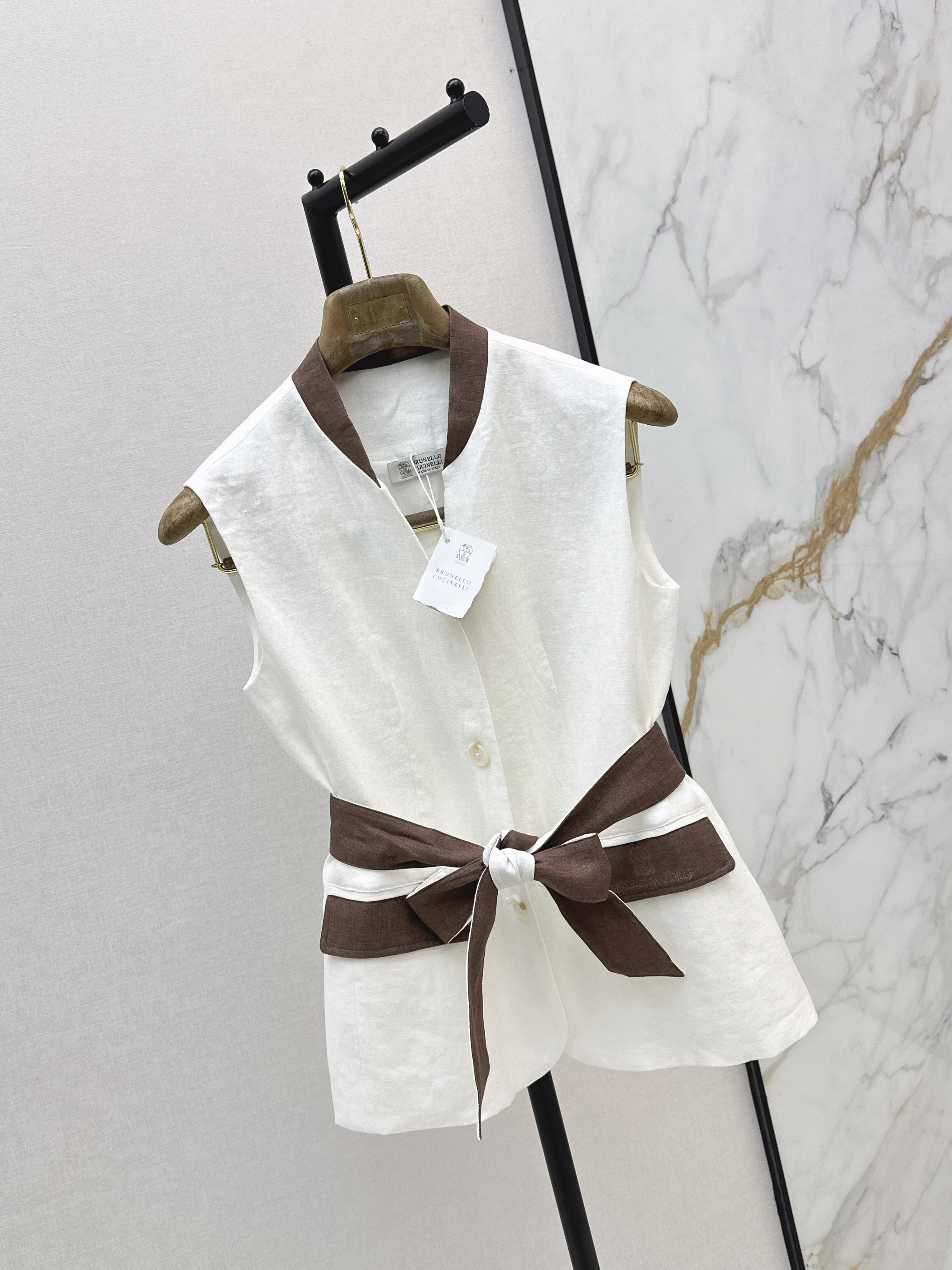 Brun 26ss sleeveless belted vest top