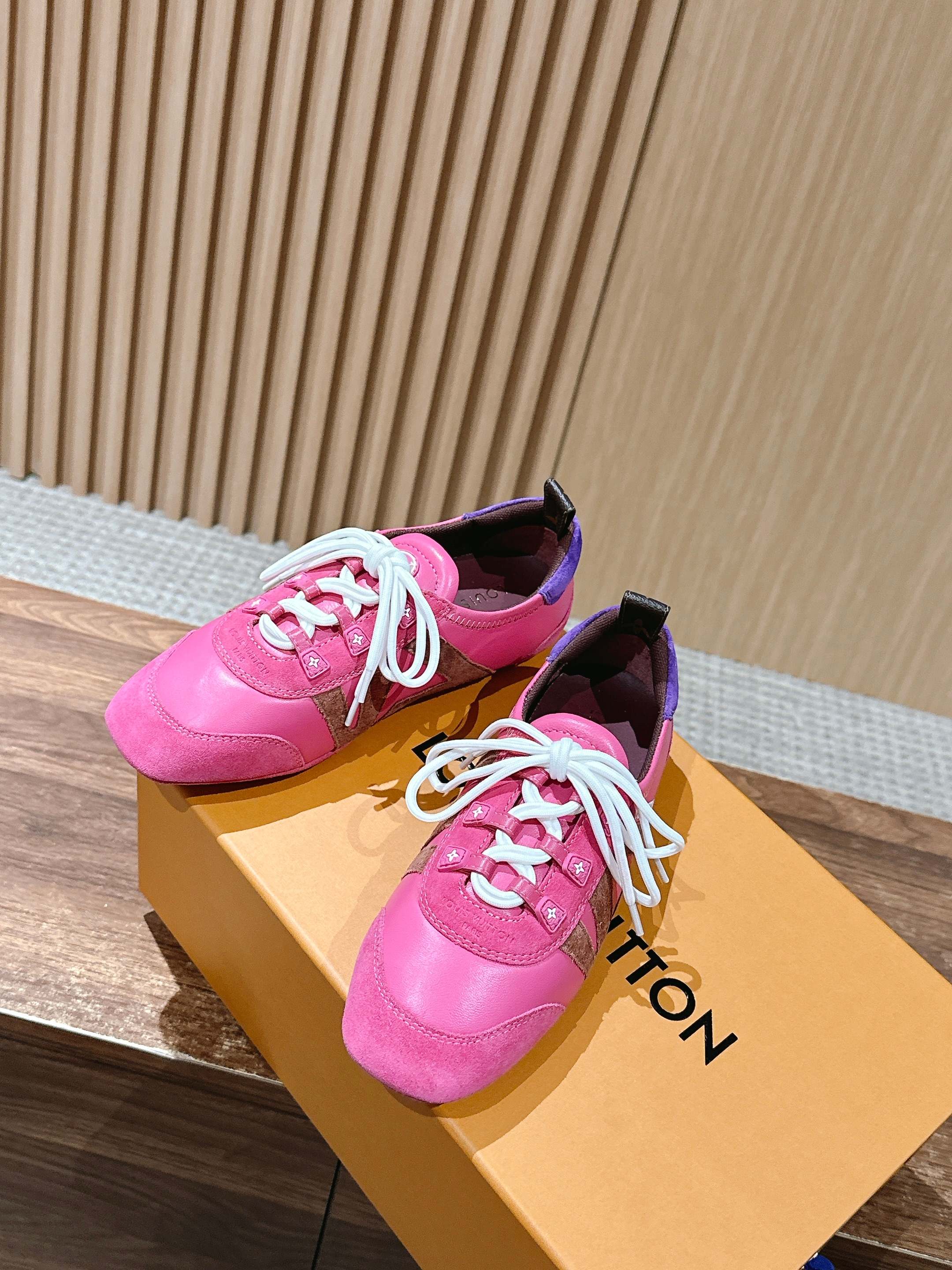 Loui 25fw sneaker