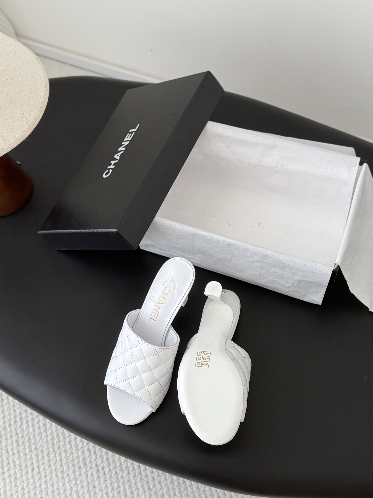 Chan 26ss kitten heels sandals