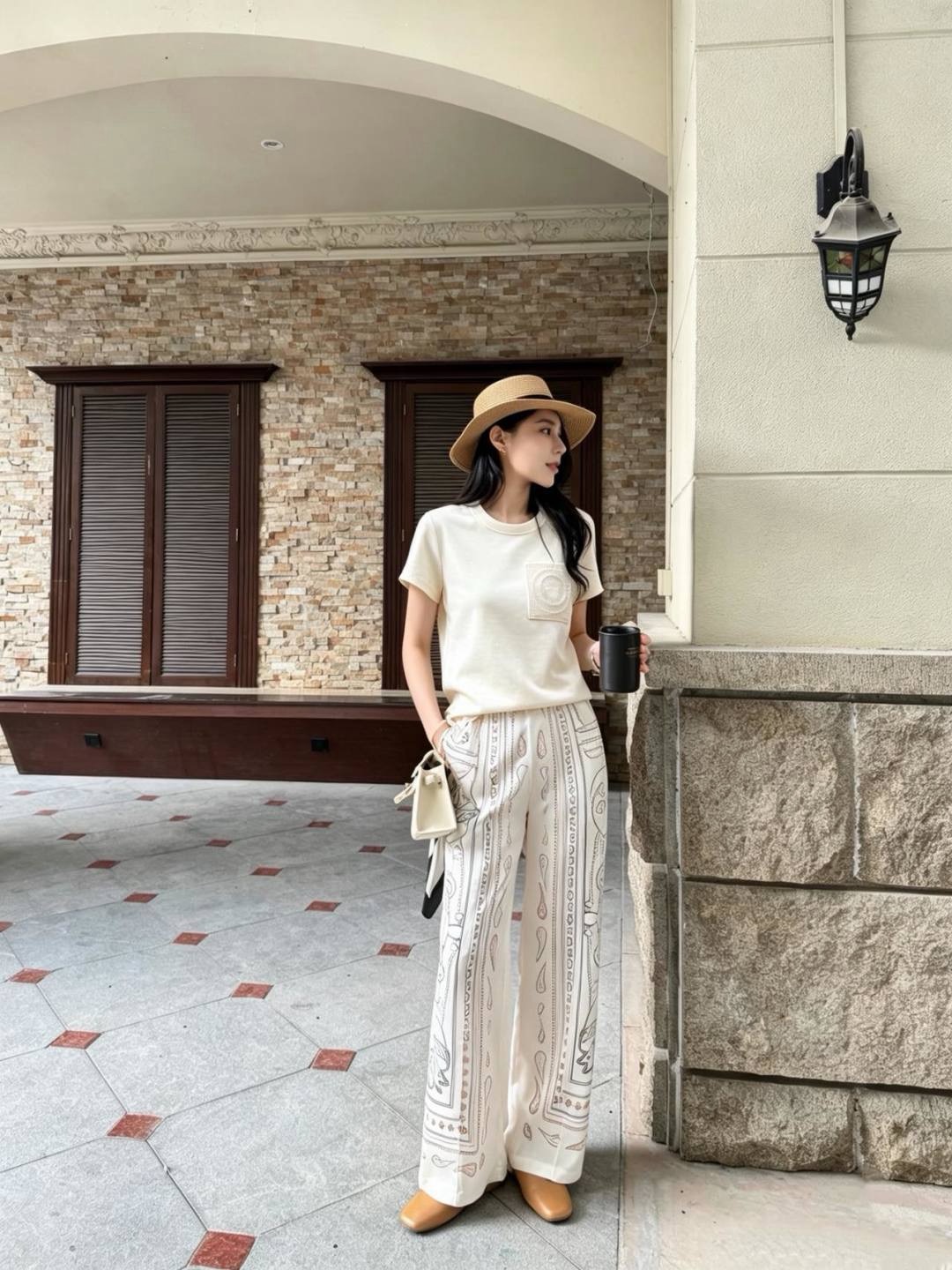 Her 26ss embroidery t-shirt