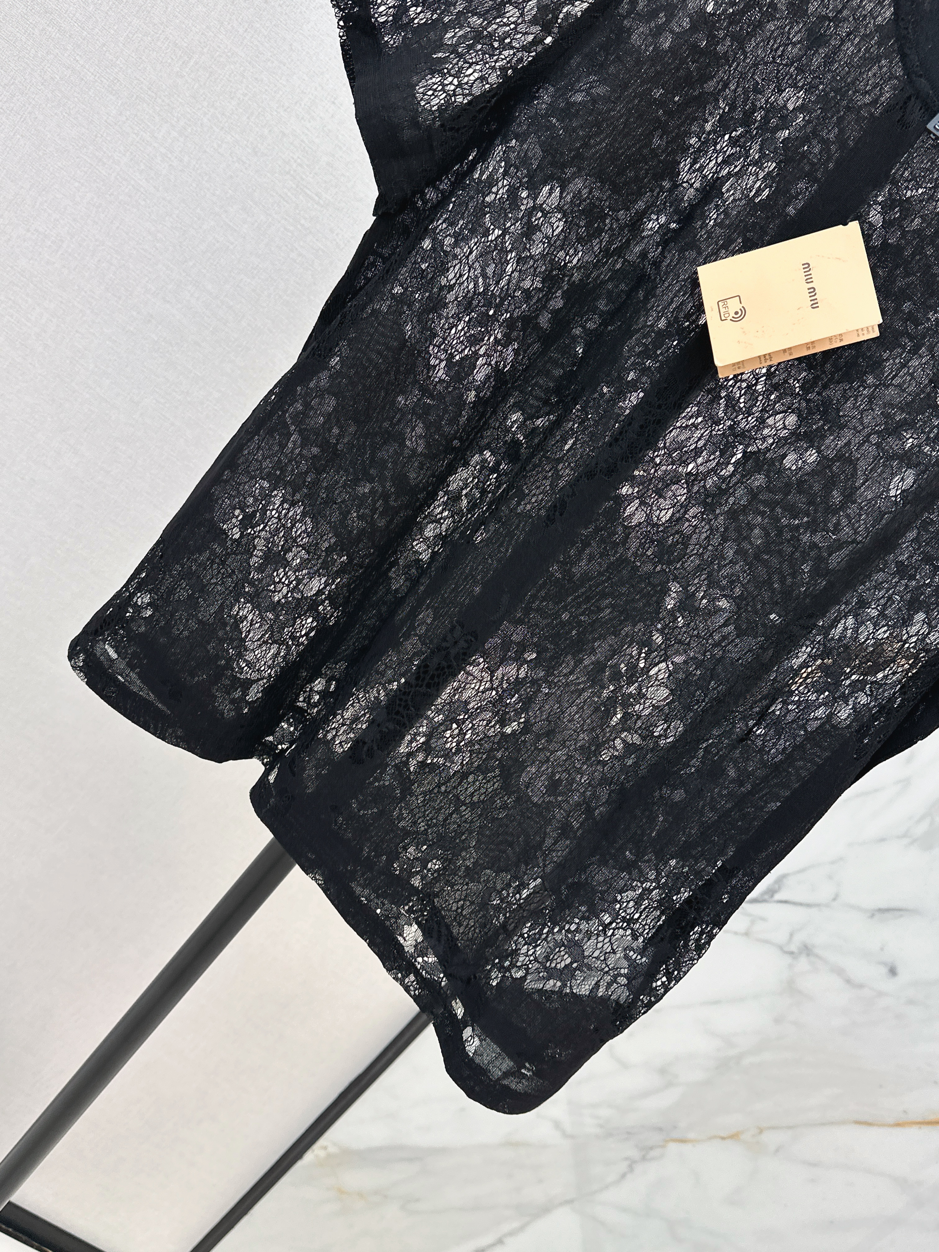 Miu 26ss lace t-shirt