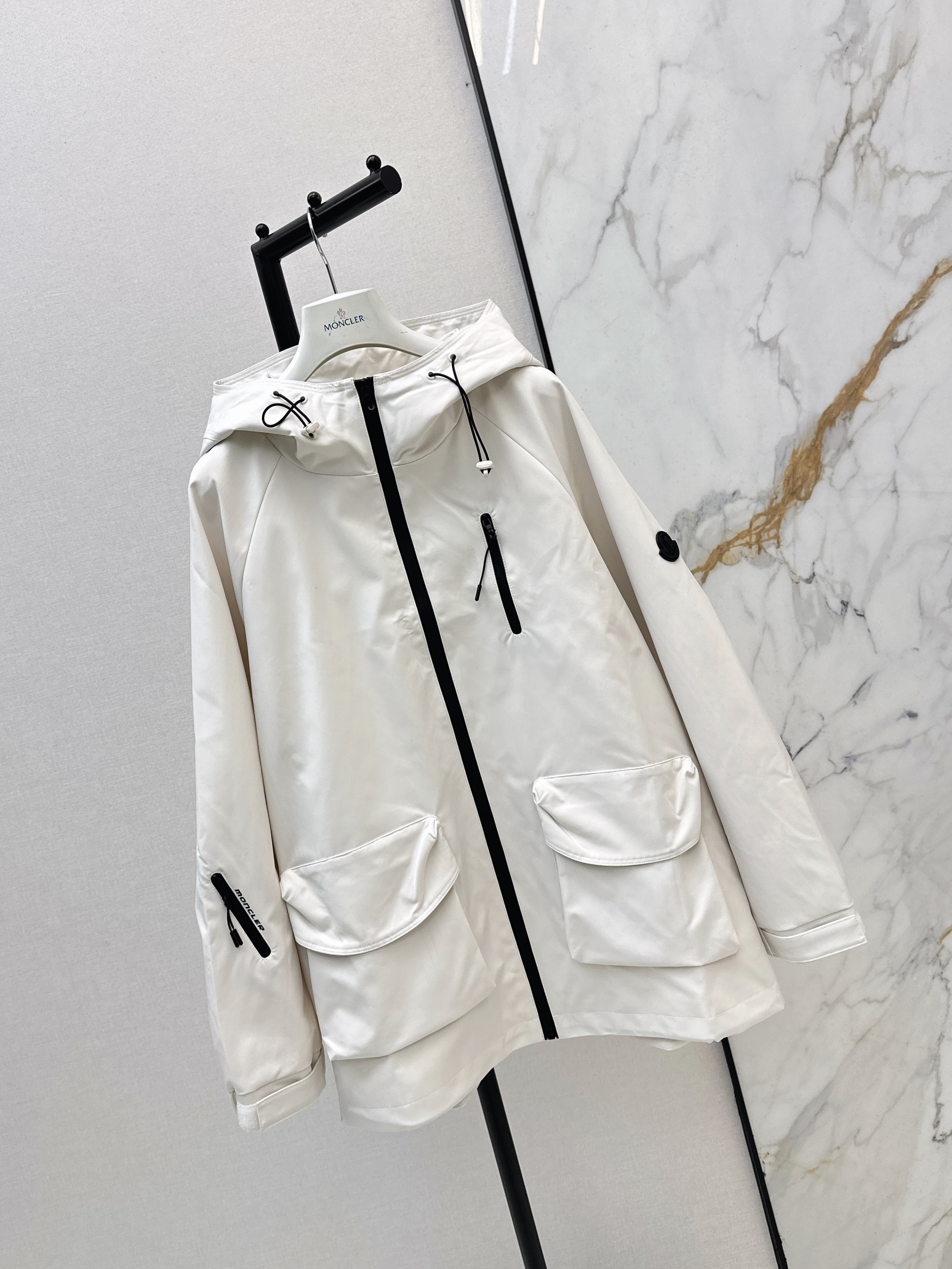 Monc 26ss hooded windbreaker