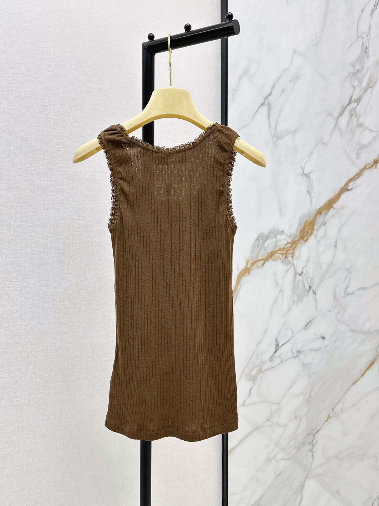 Miu 26ss lace ruffle vest