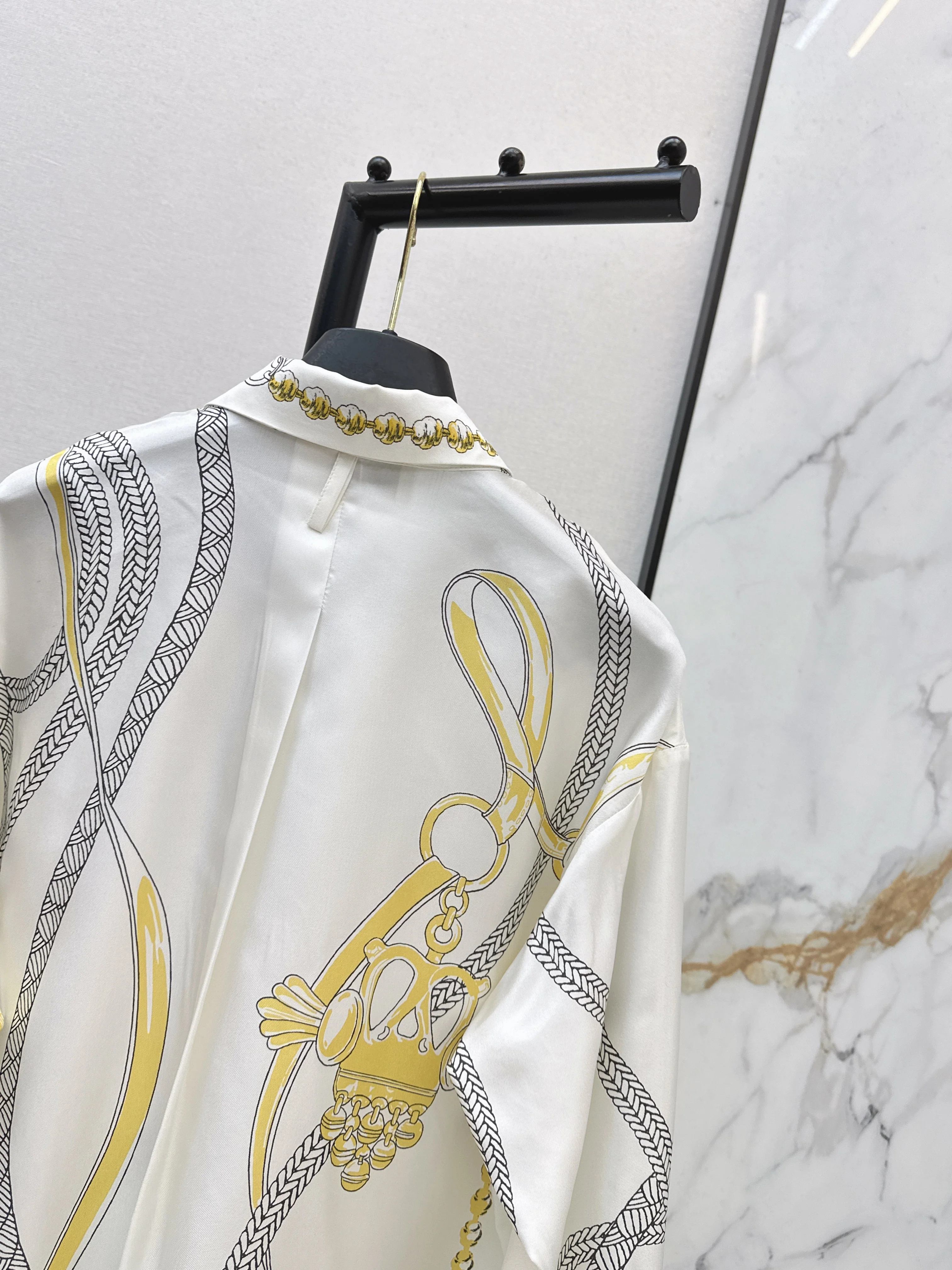 Herm 26ss floral print silk shirt