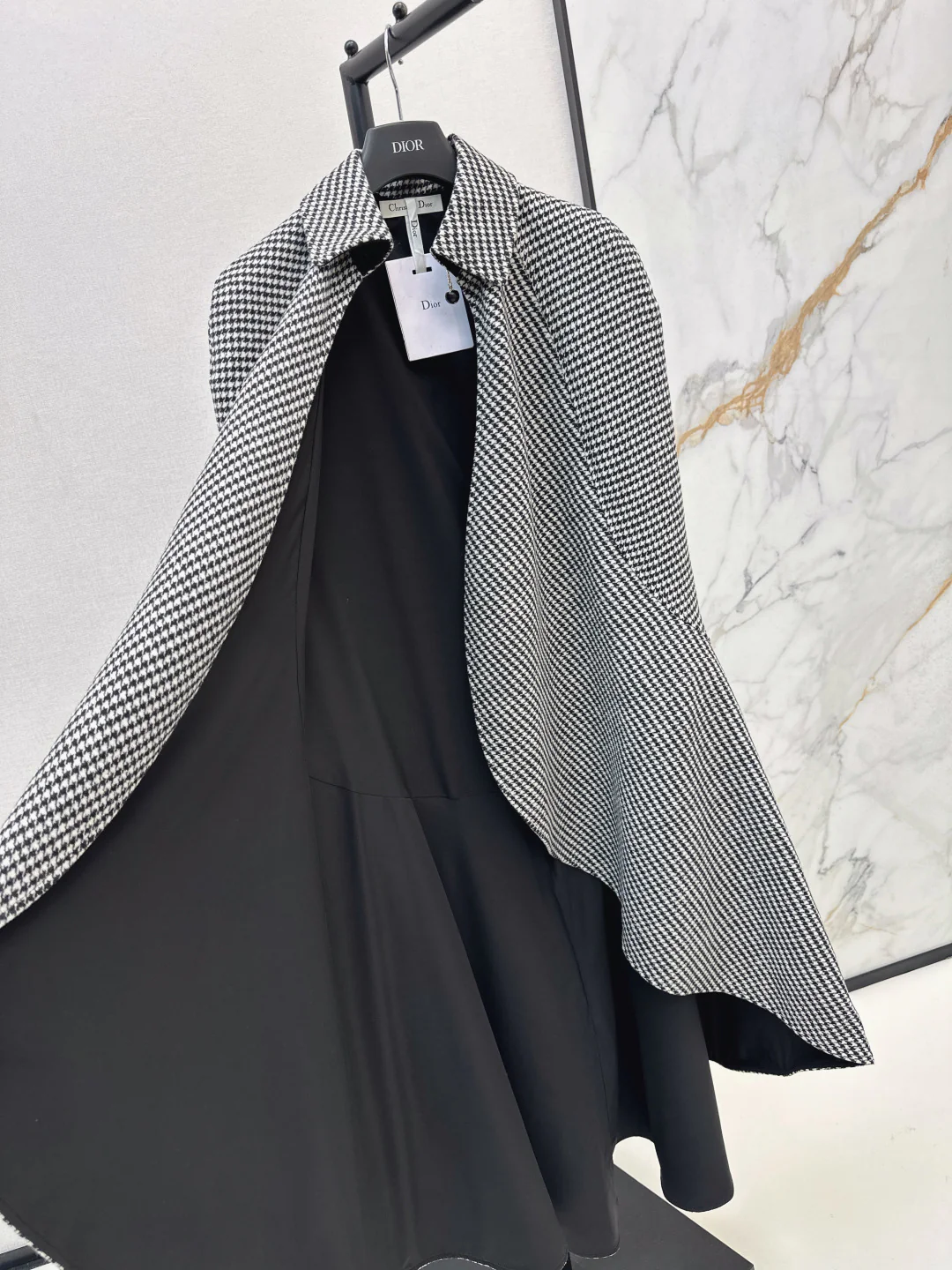 CD 25fw houndstooth cape