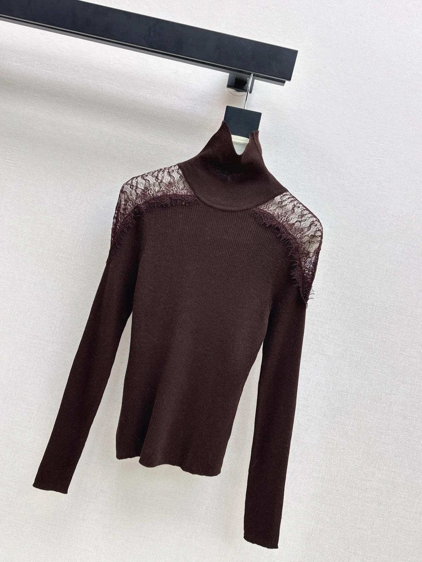 ES 25fw lace sweater