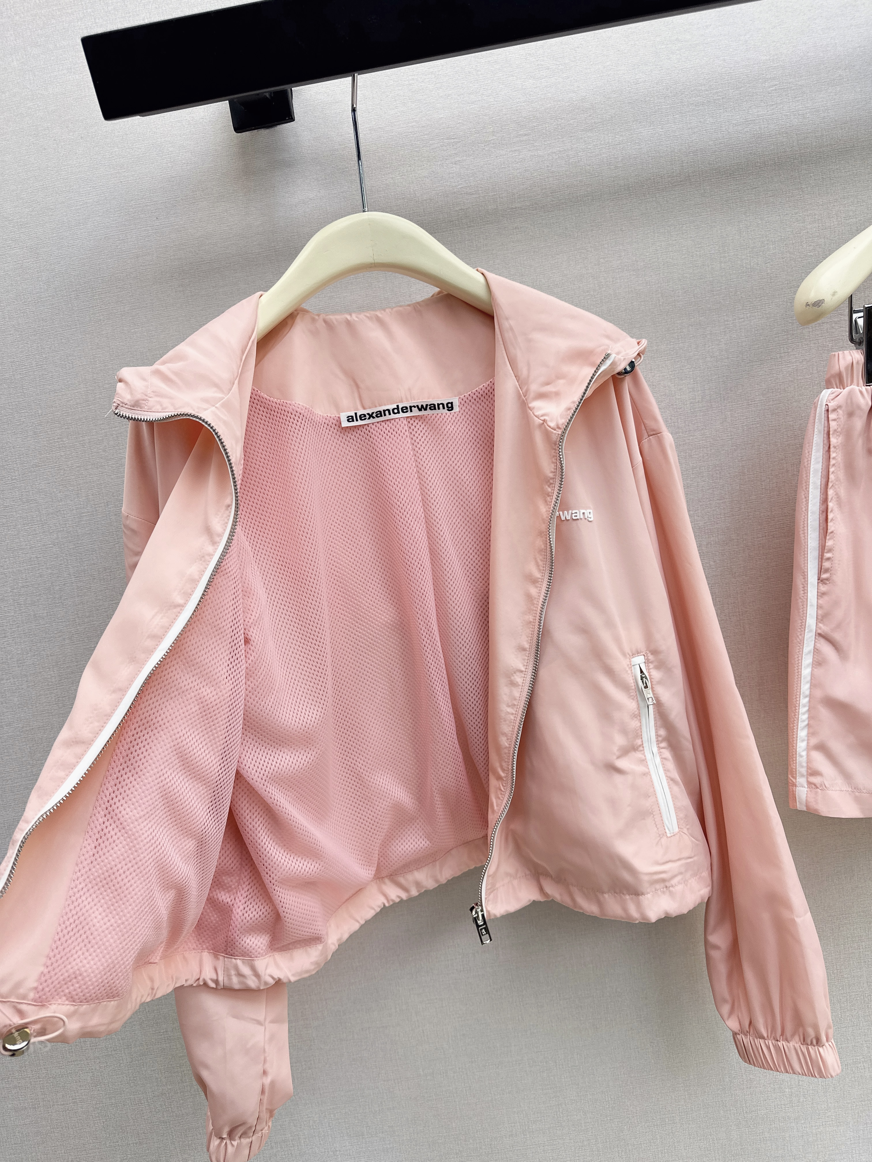 Alex 26ss hooded windbreaker set