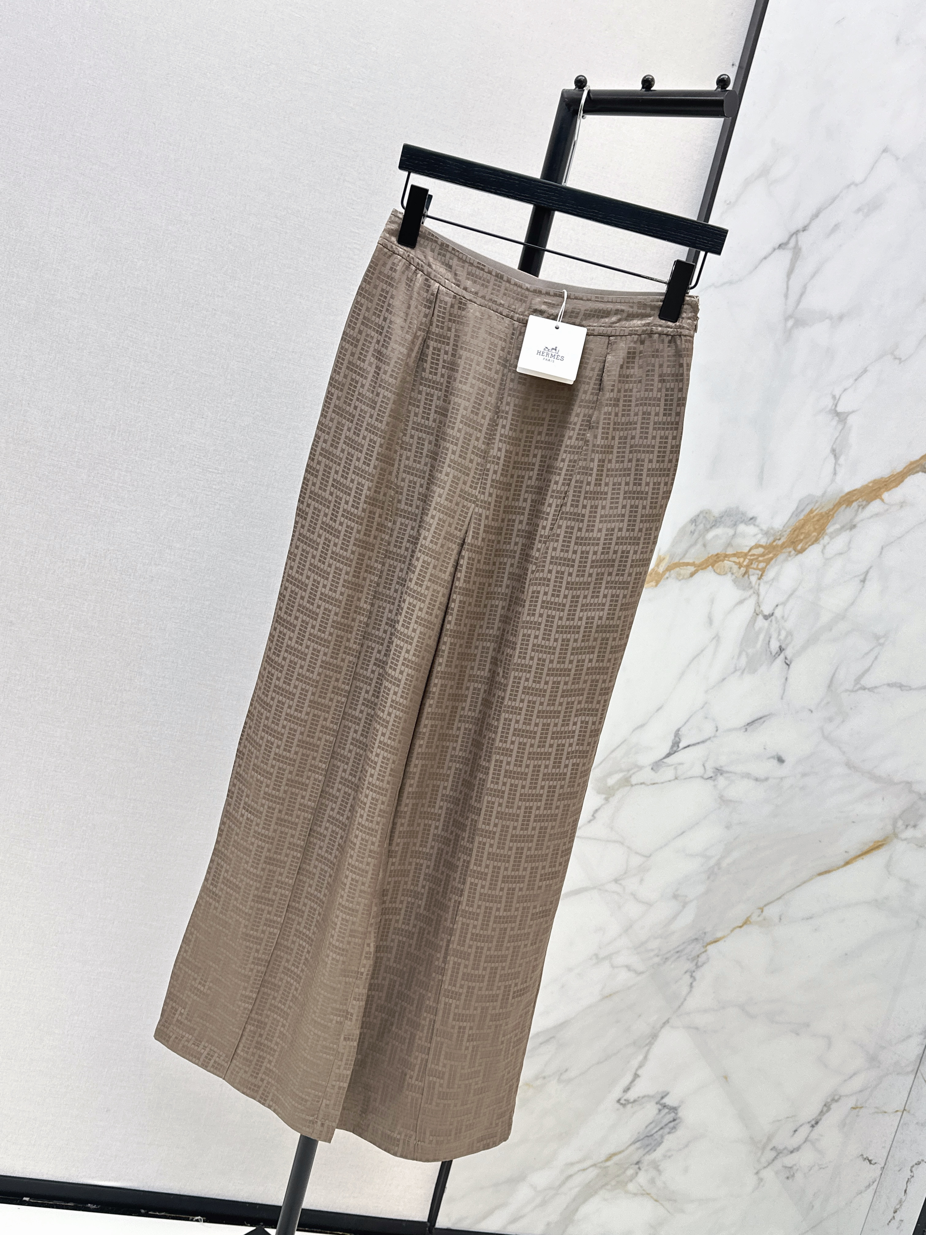 Her 26ss jacquard silk pant
