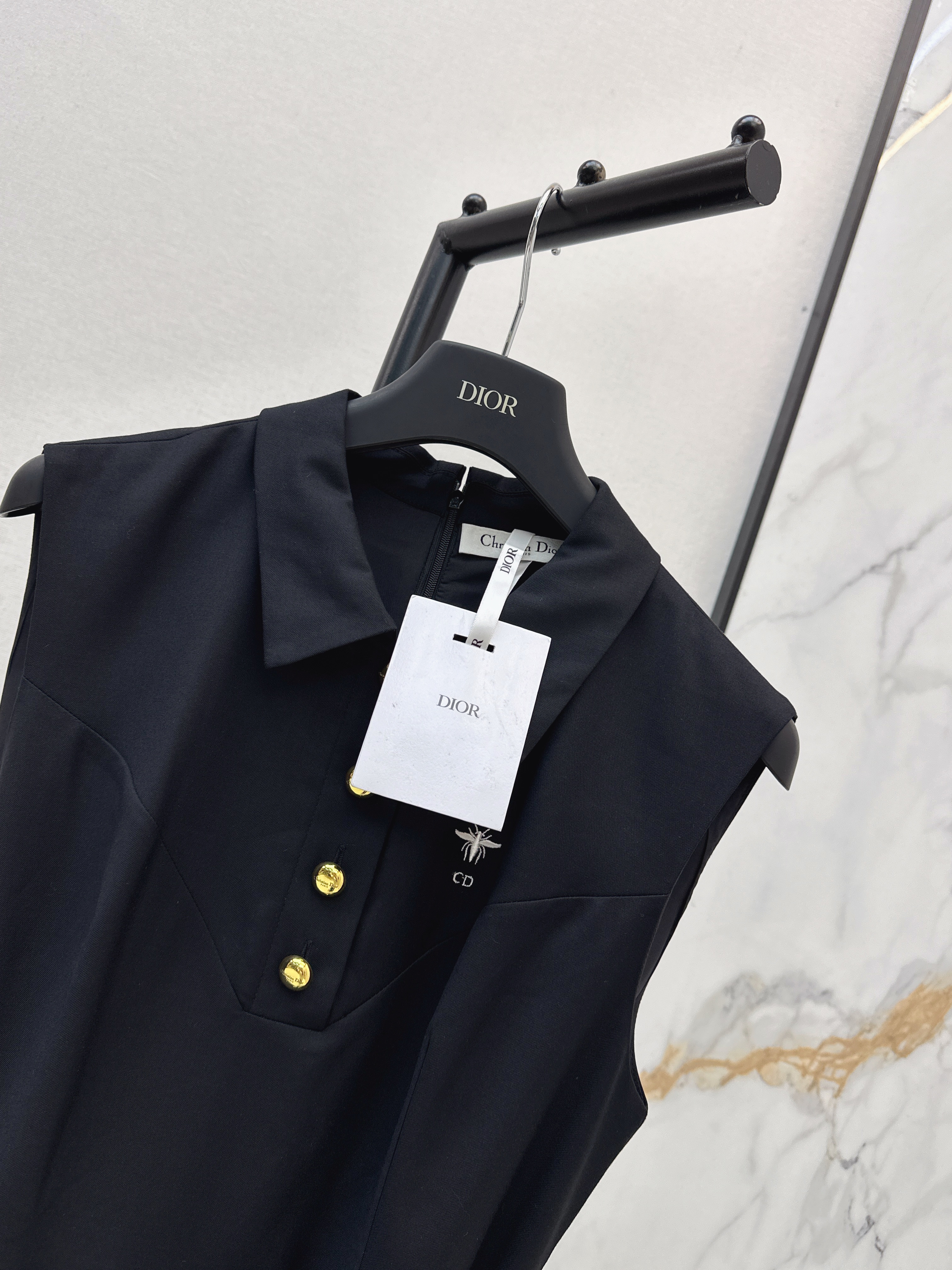 CD 26ss sleeveless belted dress