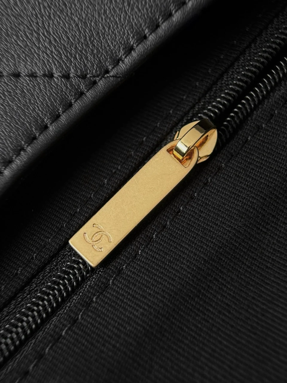 Chan 25K hobo handbag