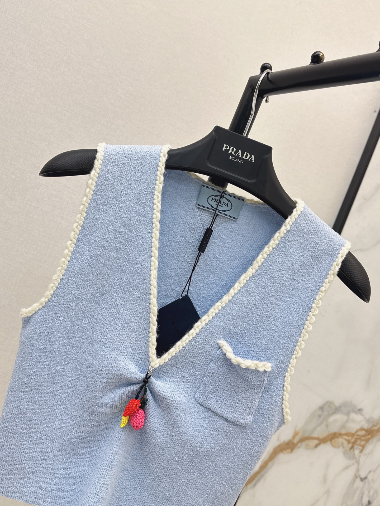 Pra 26ss v-neck knit vest