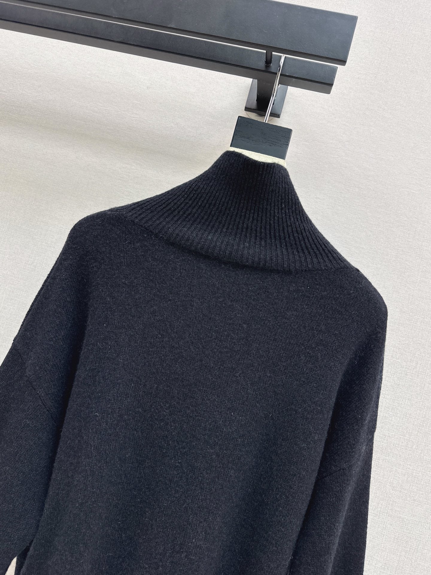 Celi 25fw turtleneck sweater