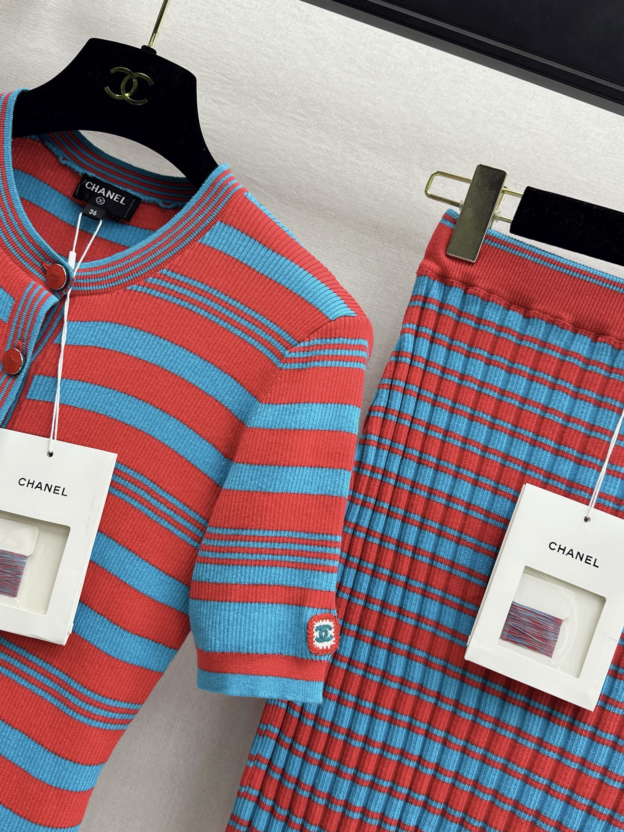 Chan 26ss stripe knit top skirt set