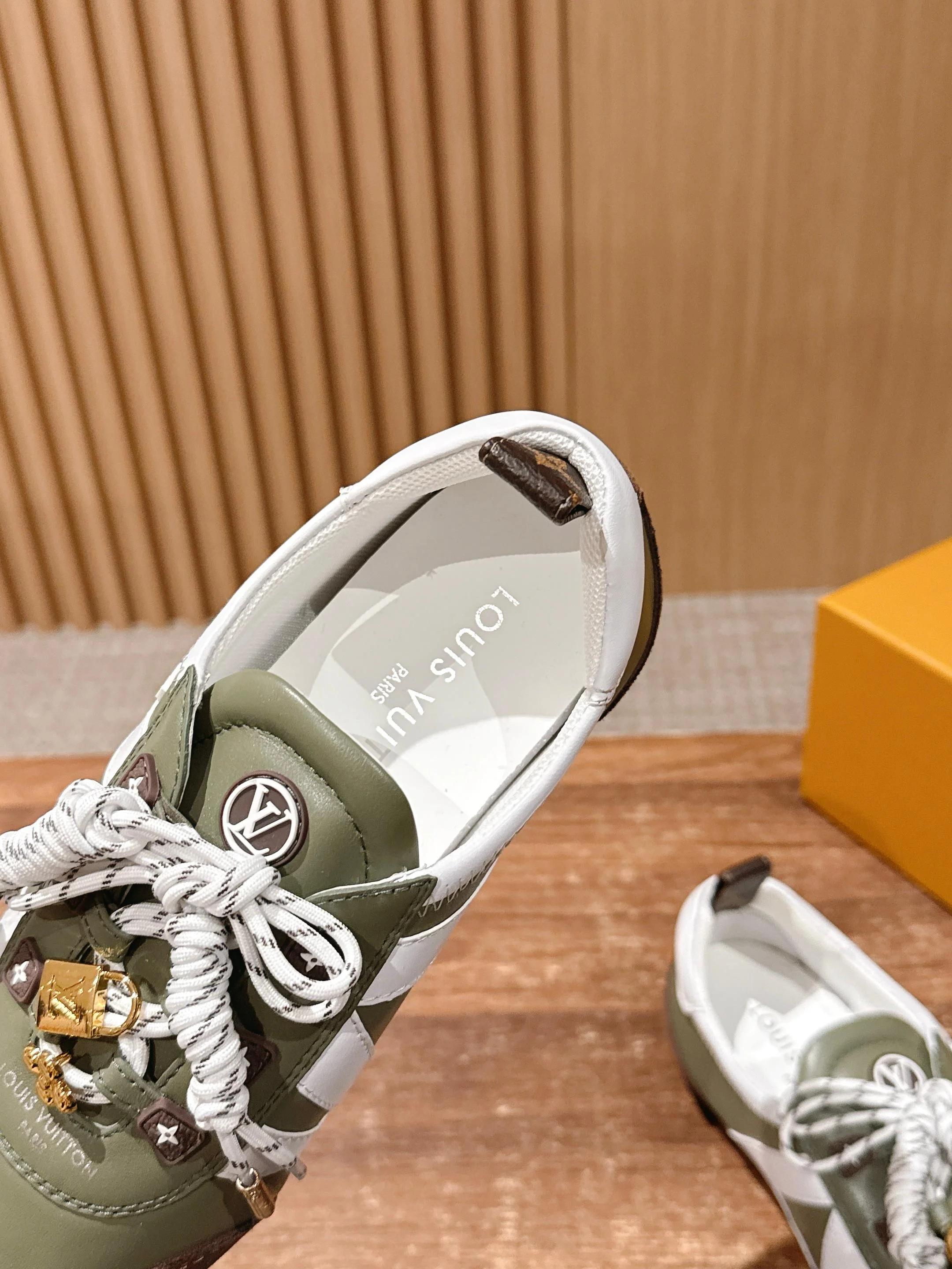 Loui 25fw sneaker