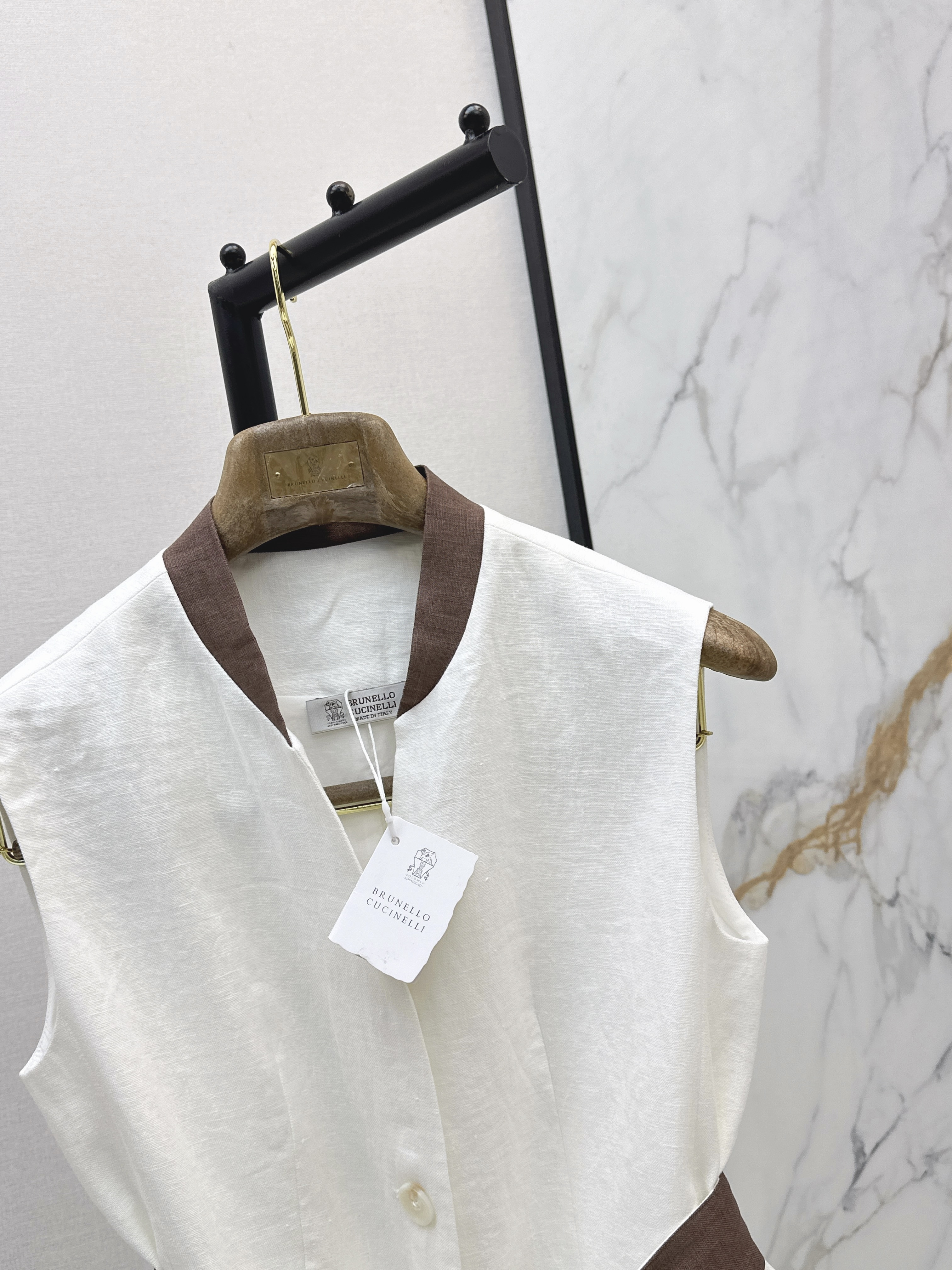 Brun 26ss sleeveless belted vest top