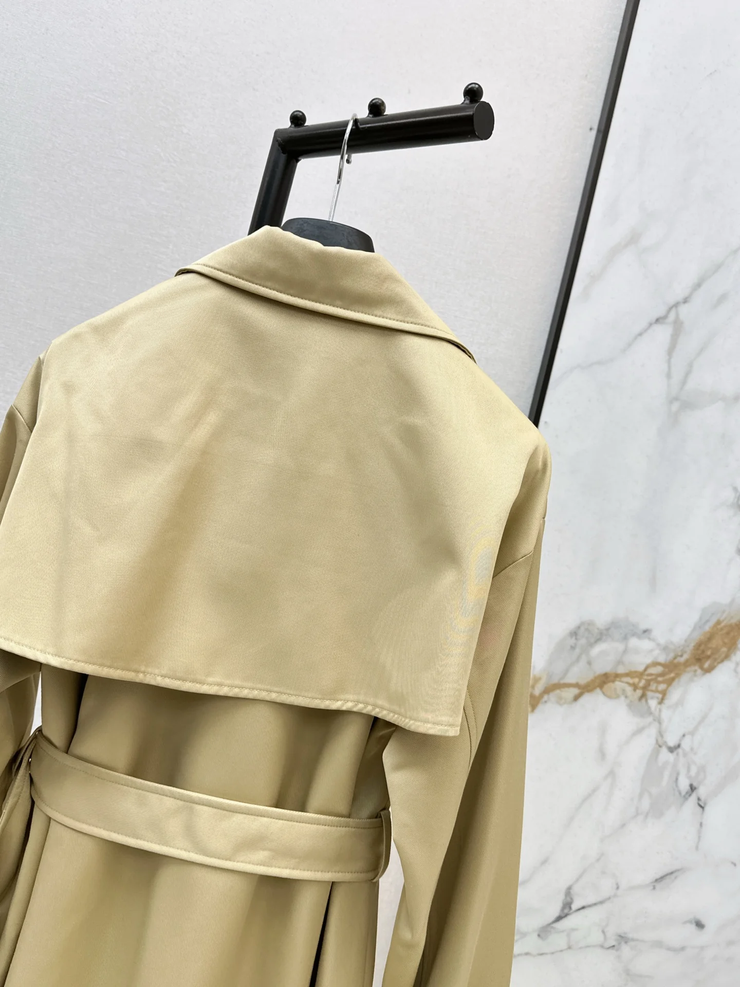 CD 25fw trench coats