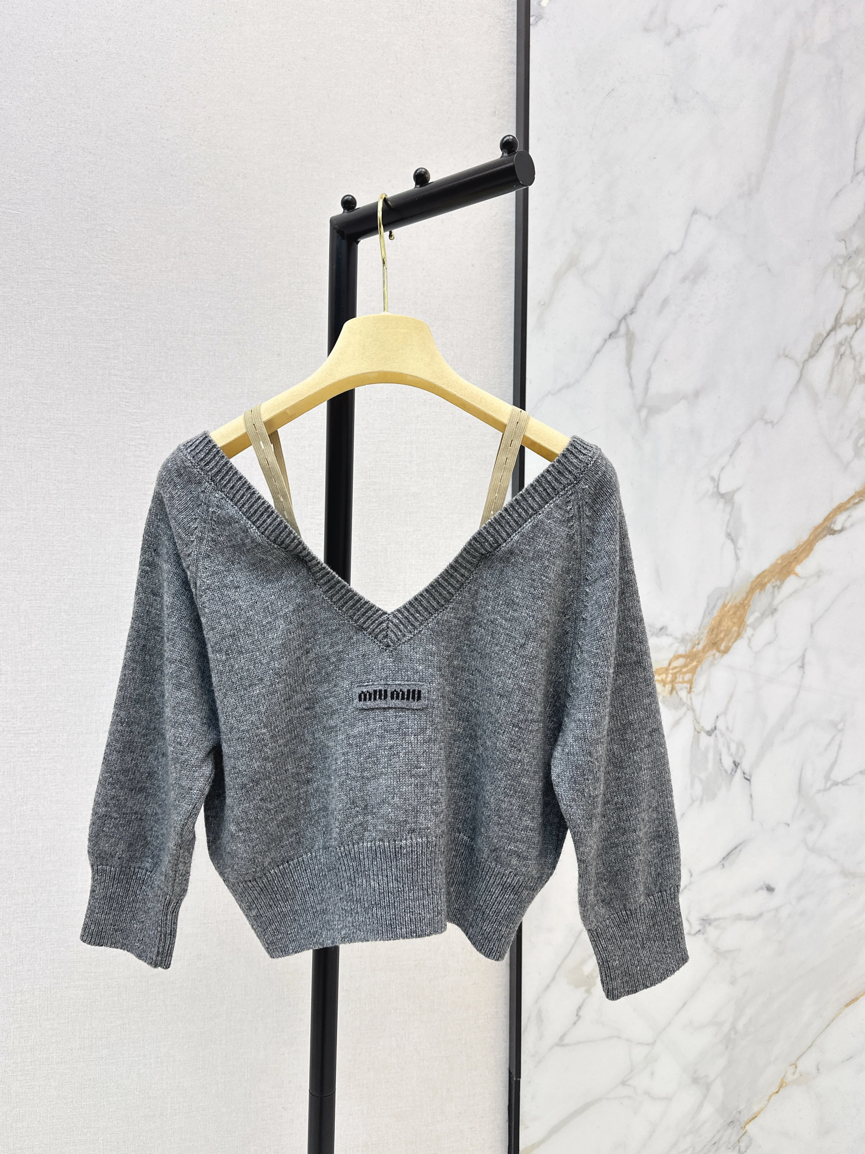 Miu 26ss off shoulder knit cardigan