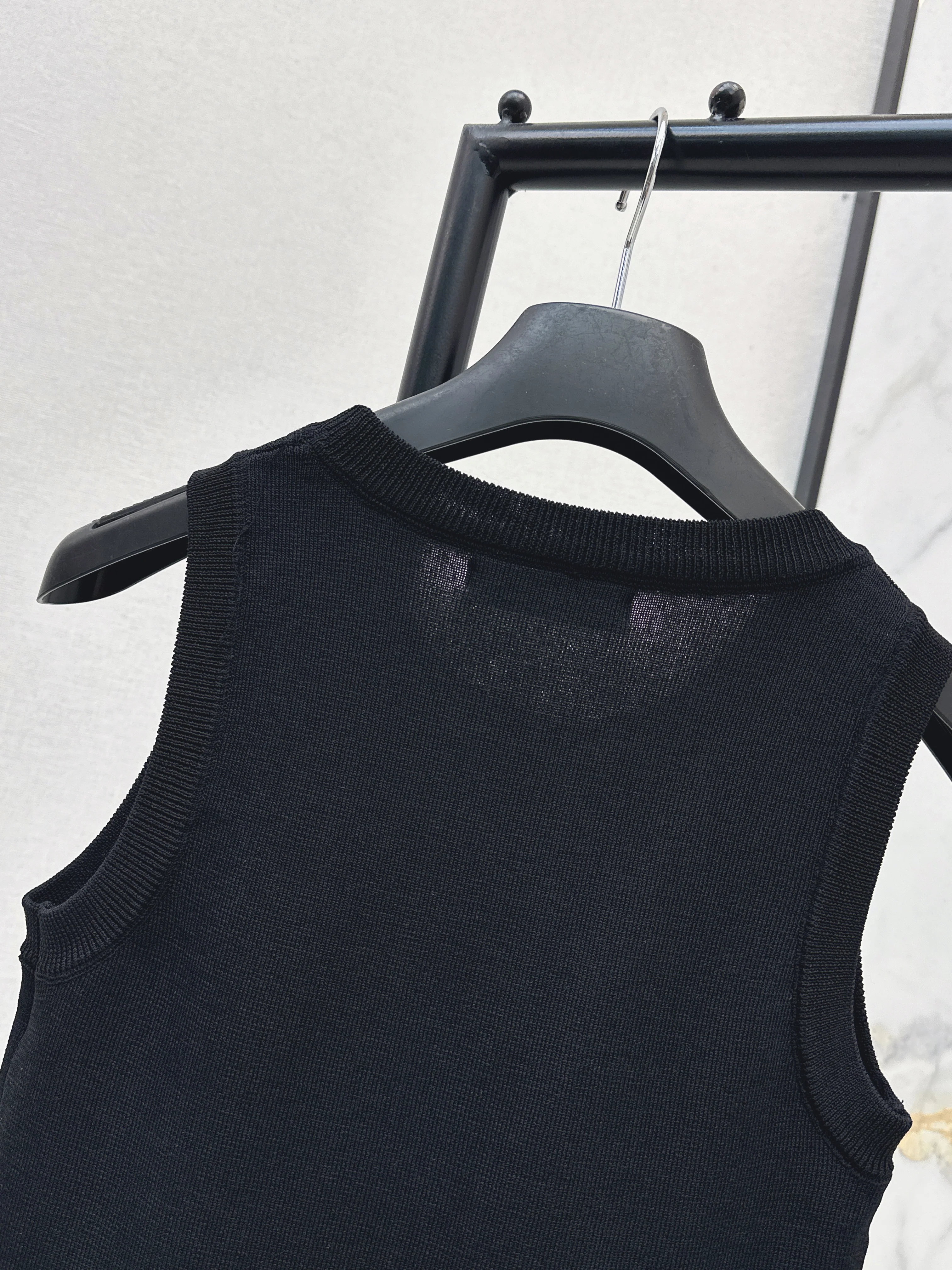 CD 26ss embroidery knitted vest