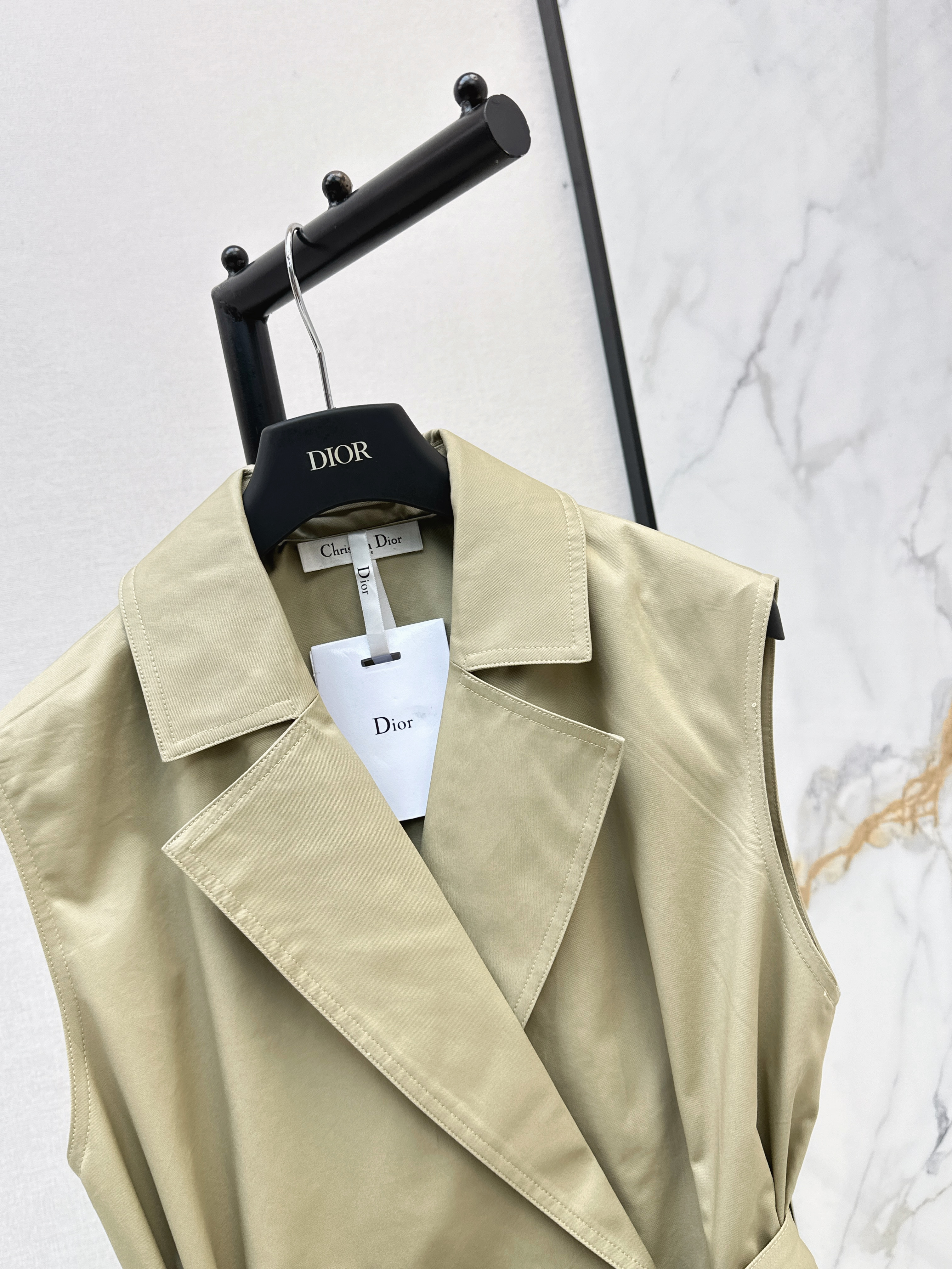 CD 26ss sleeveless belted trench vest