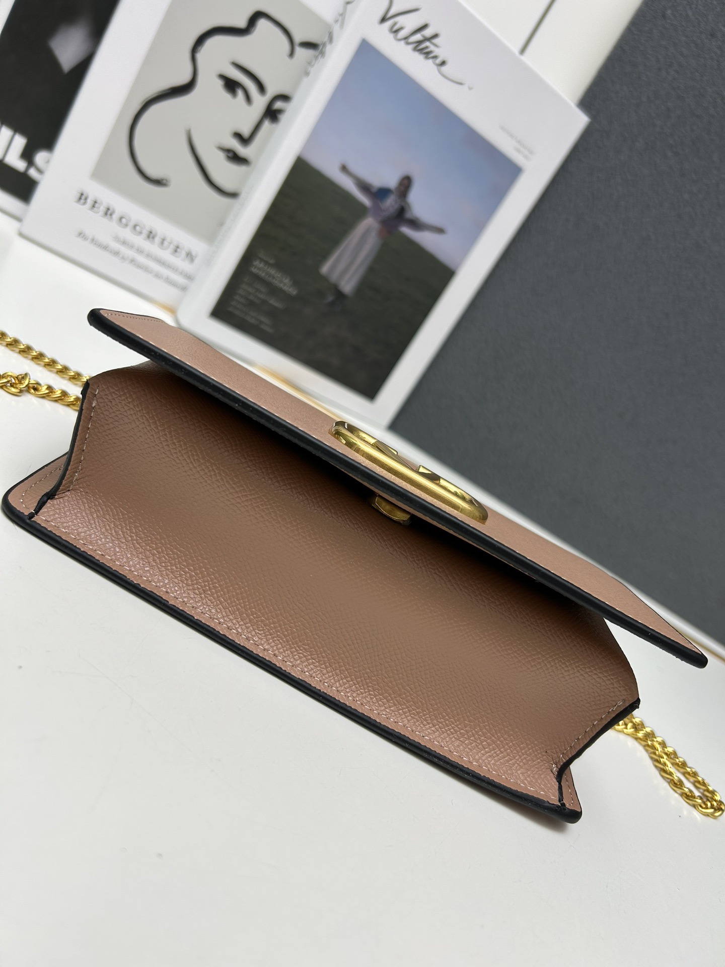 Valenti 26ss garavani vring bag