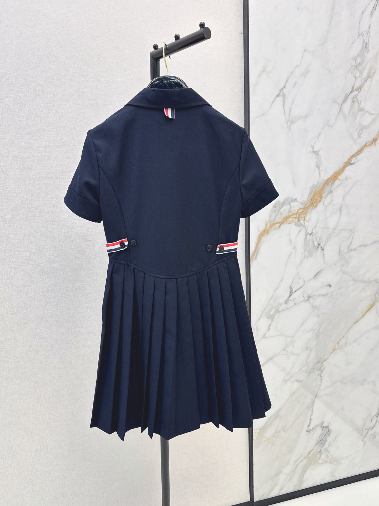 Thom 26ss contract pleated shirt dress