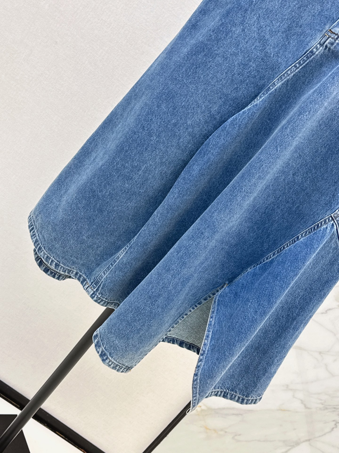 Loe 26ss asymmetrical denim skirt