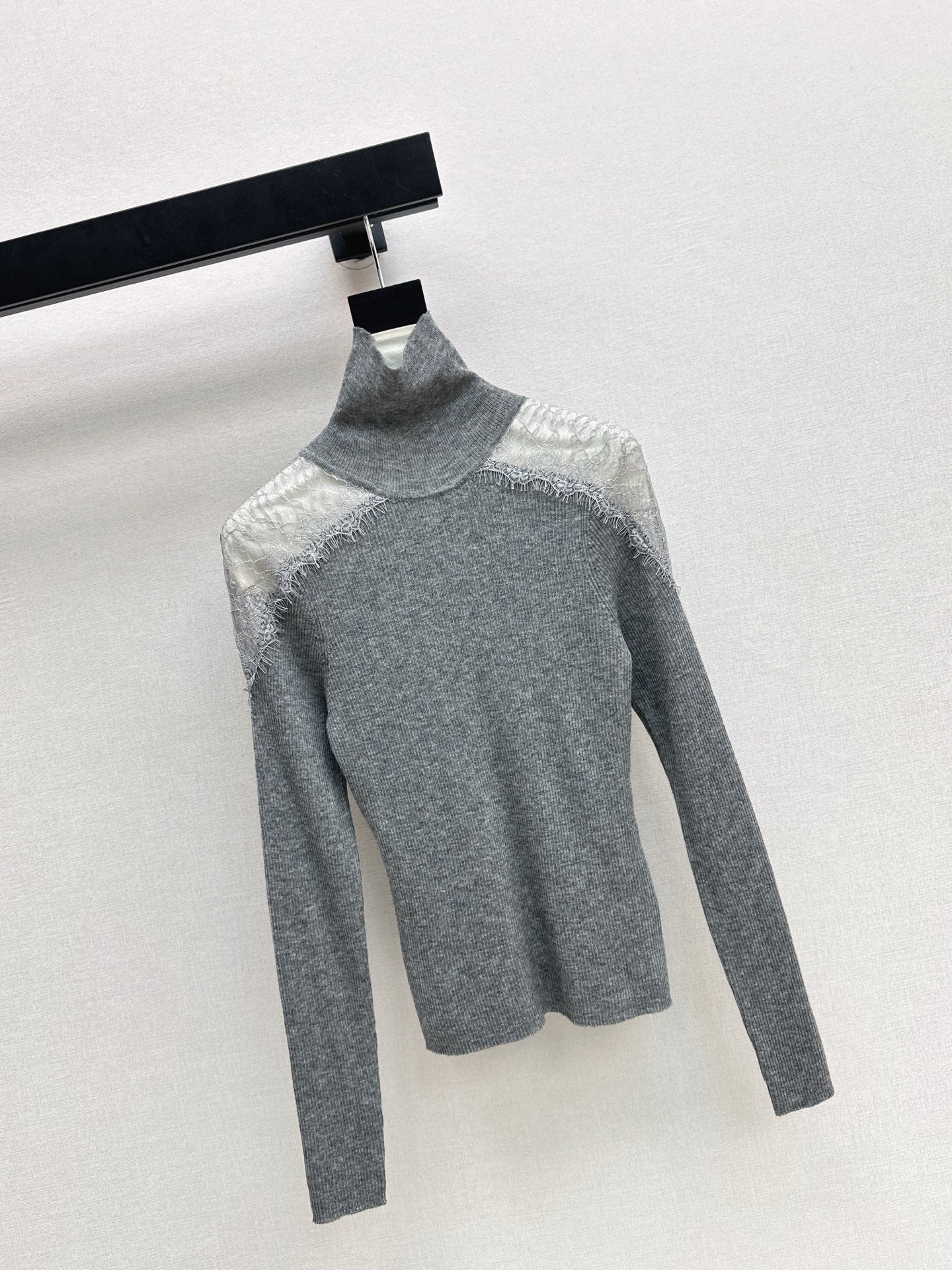 ES 25fw lace sweater