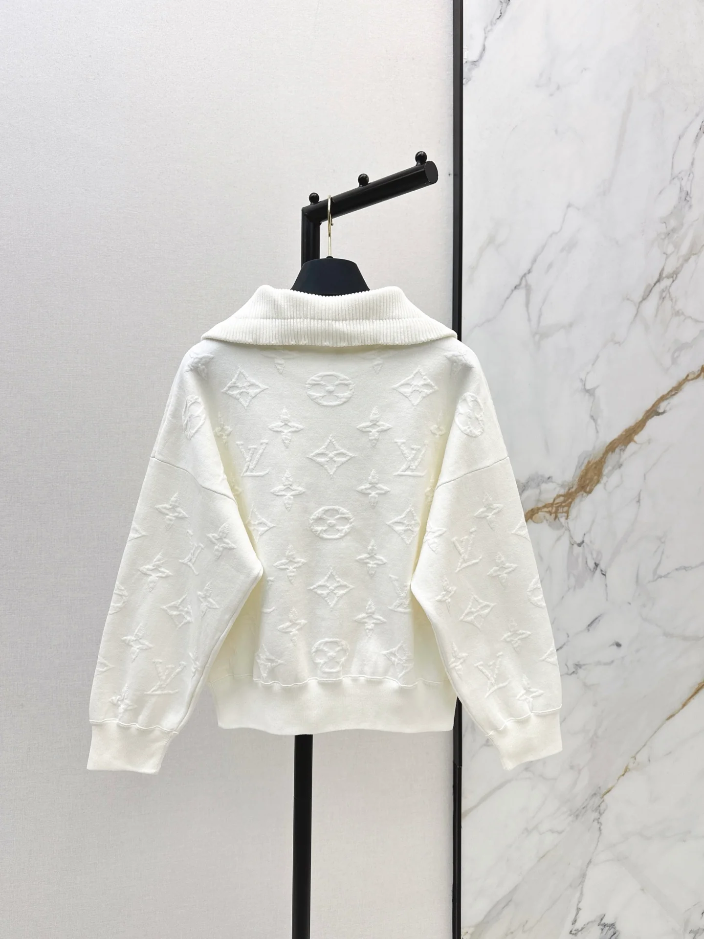 Louis 25fw zip-up sweatshirt