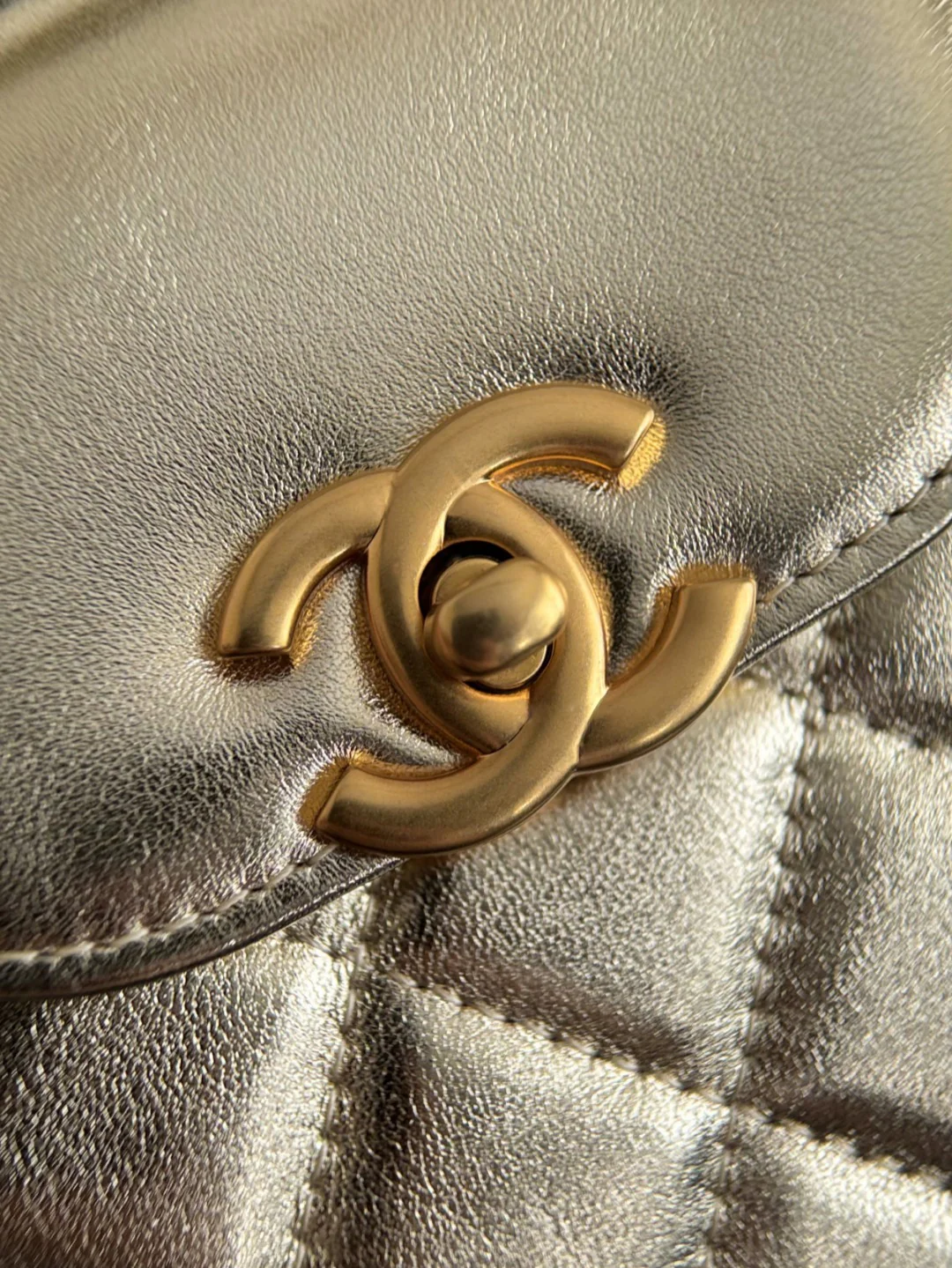 Chan 25A kelly bag with chain