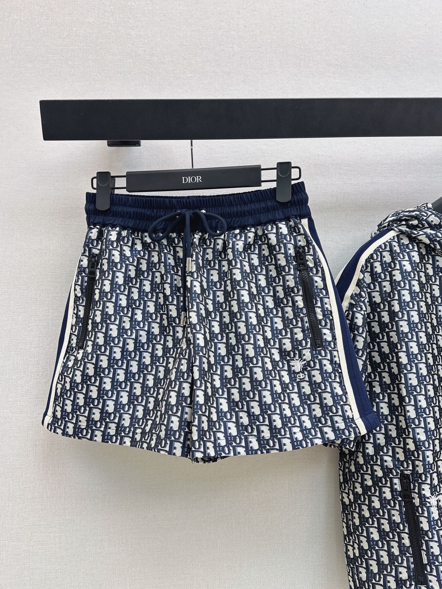 CD 26ss monograw suit
